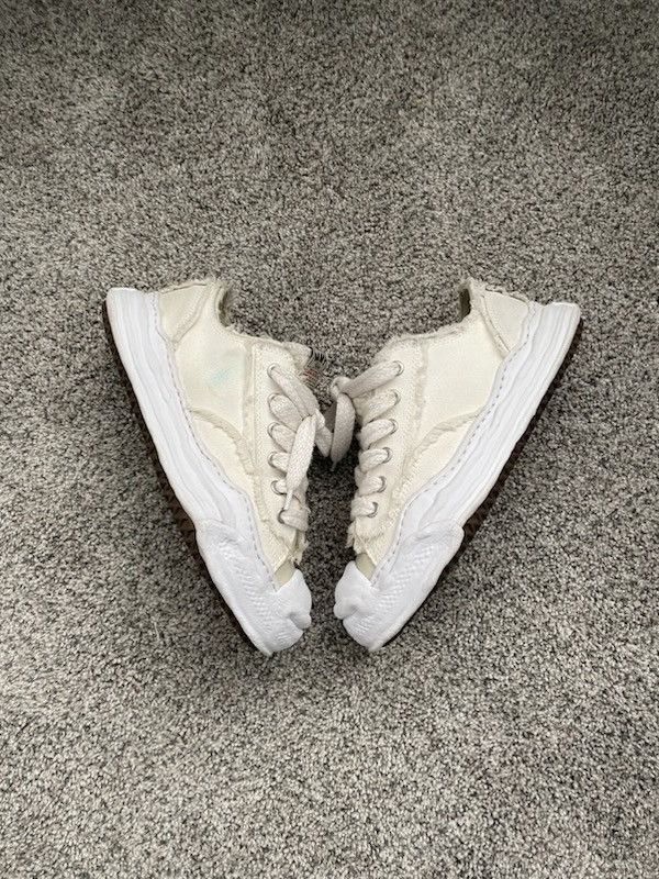 Maison Mihara Distressed Low Hank White