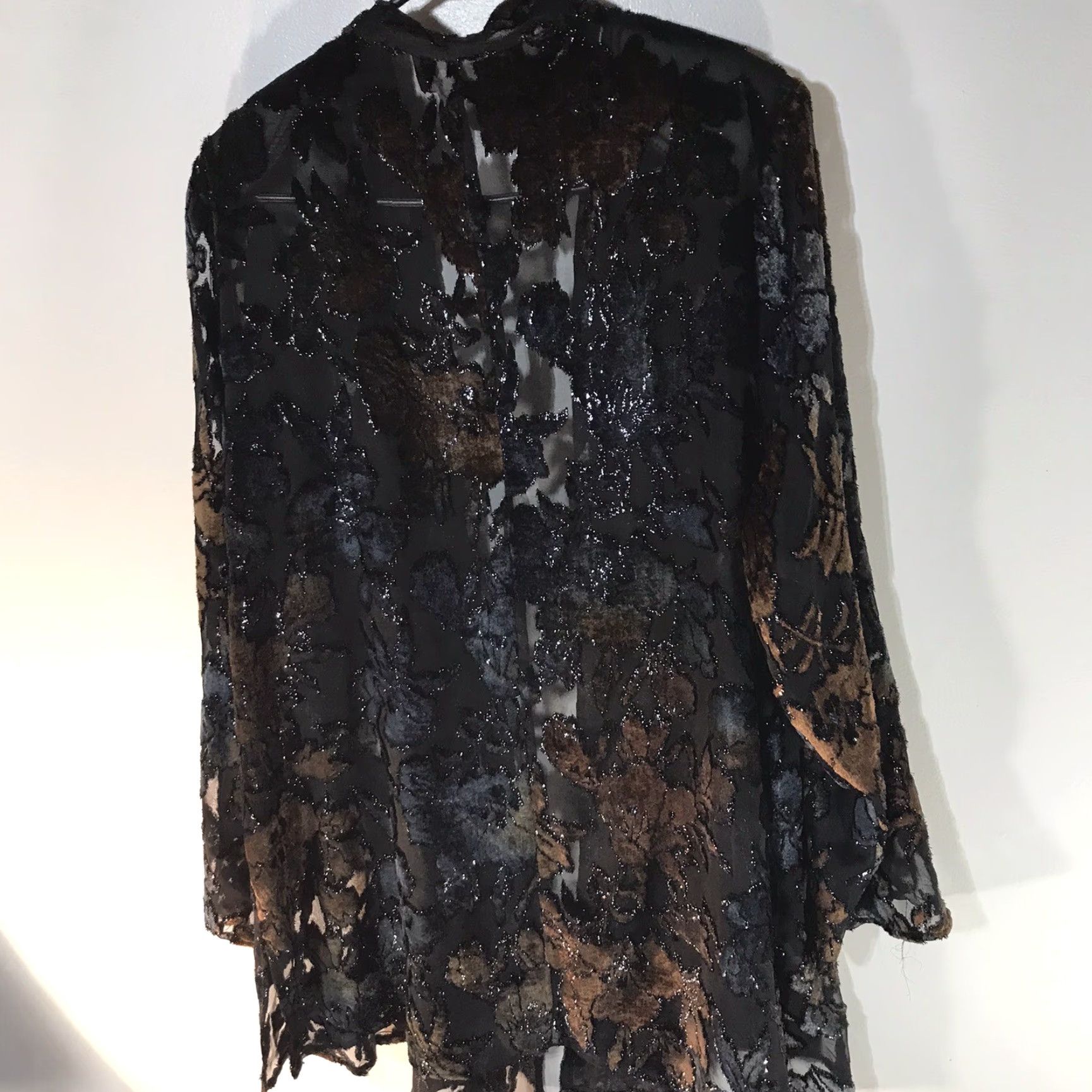 Vintage VINTAGE Carol Little Black Velvet Metallic Sheer Blouse Womens Size 10 Long Sleeve Party Geometric Size L / US 10 / IT 46 - 4 Thumbnail