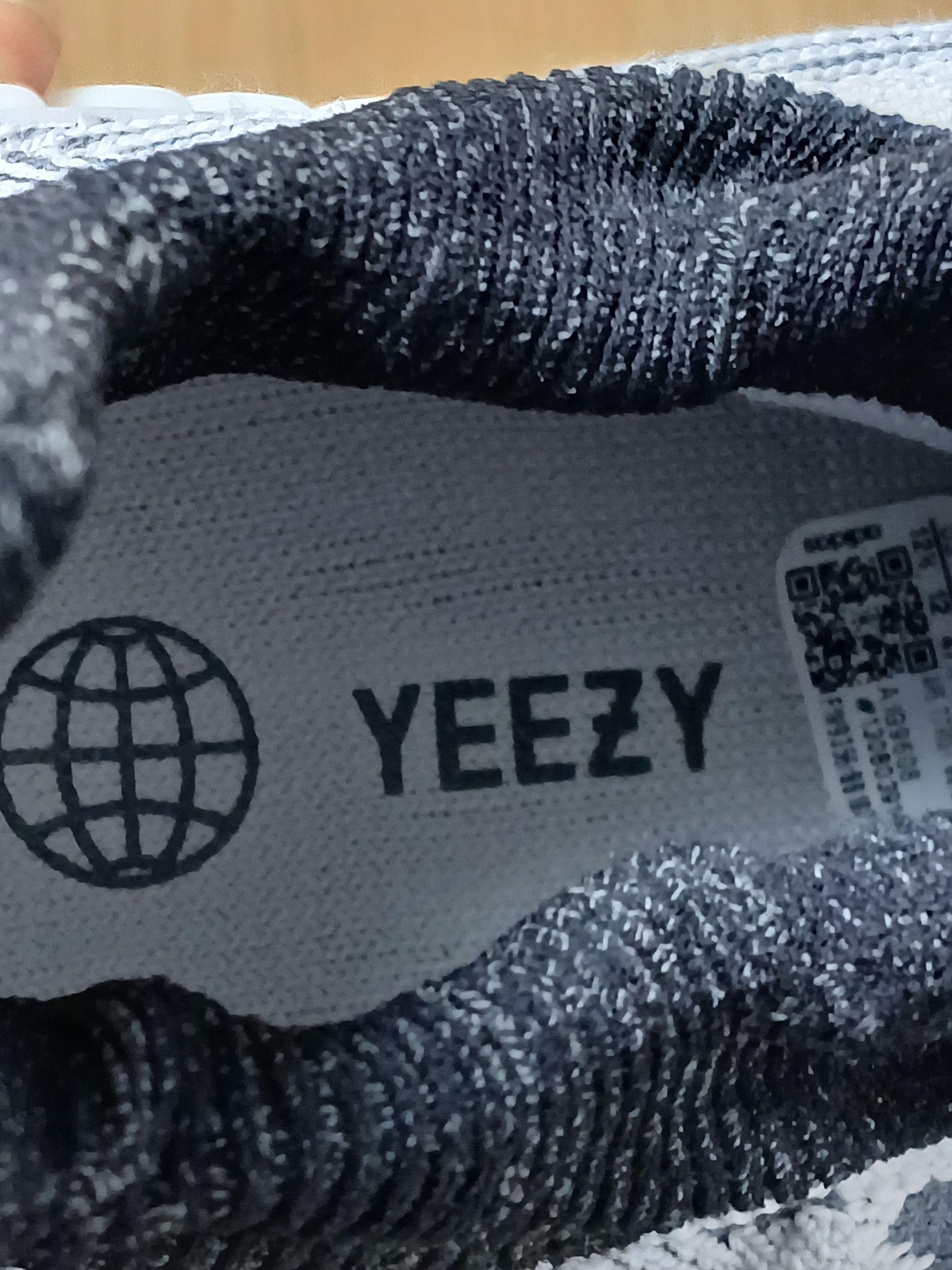 Adidas Yeezy 350 V2 CMPCT Sneakers