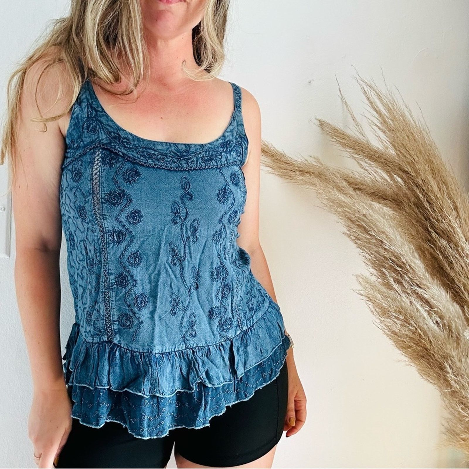Vintage VINTAGE Cute Options Blue Denim Chambray Ruffle Tank Top Size M / US 6-8 / IT 42-44 - 1 Thumbnail