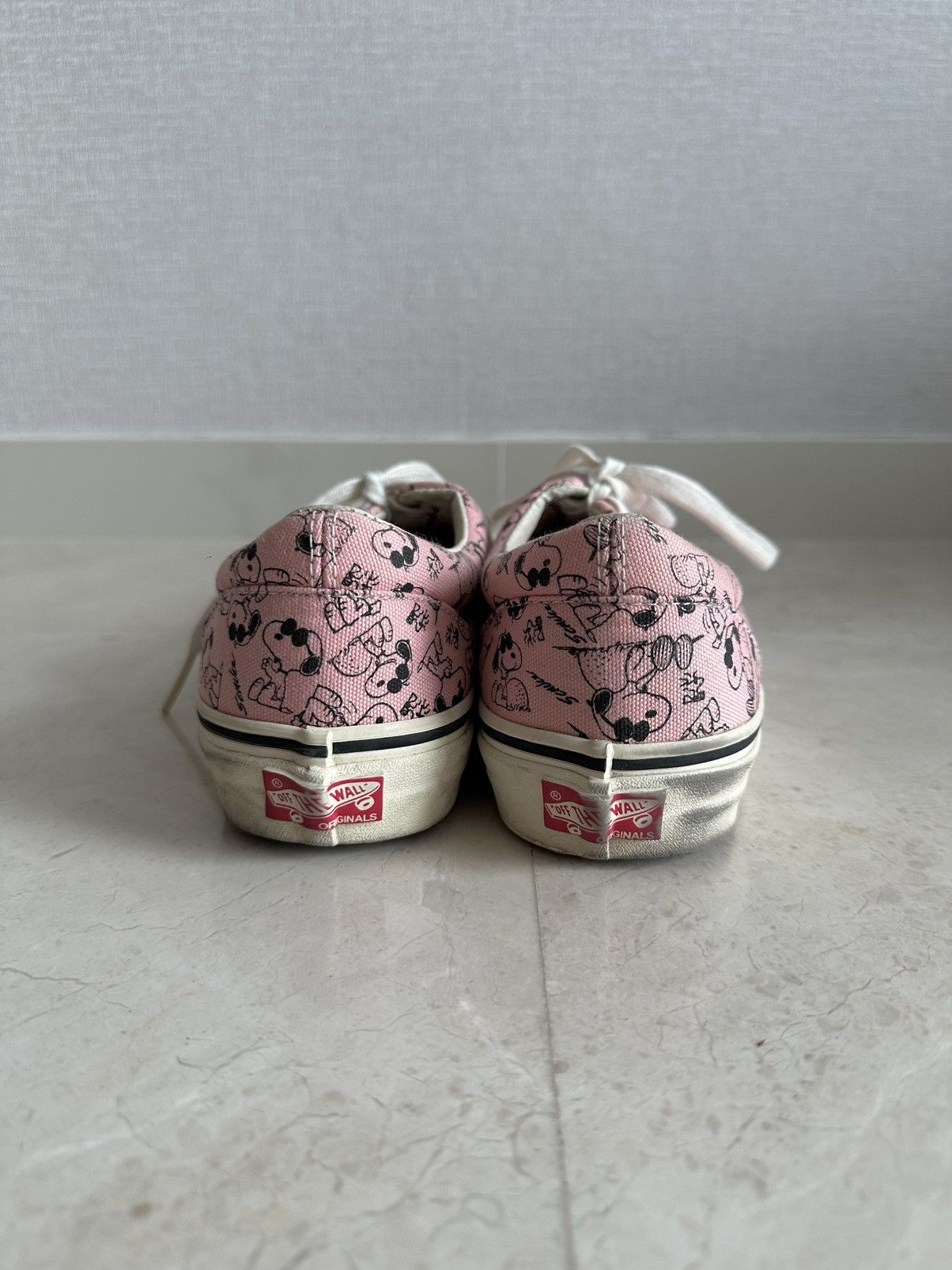 Peanuts × Vans Peanuts Snoopy OG Era LX Size US 9 / EU 42 - 4 Thumbnail