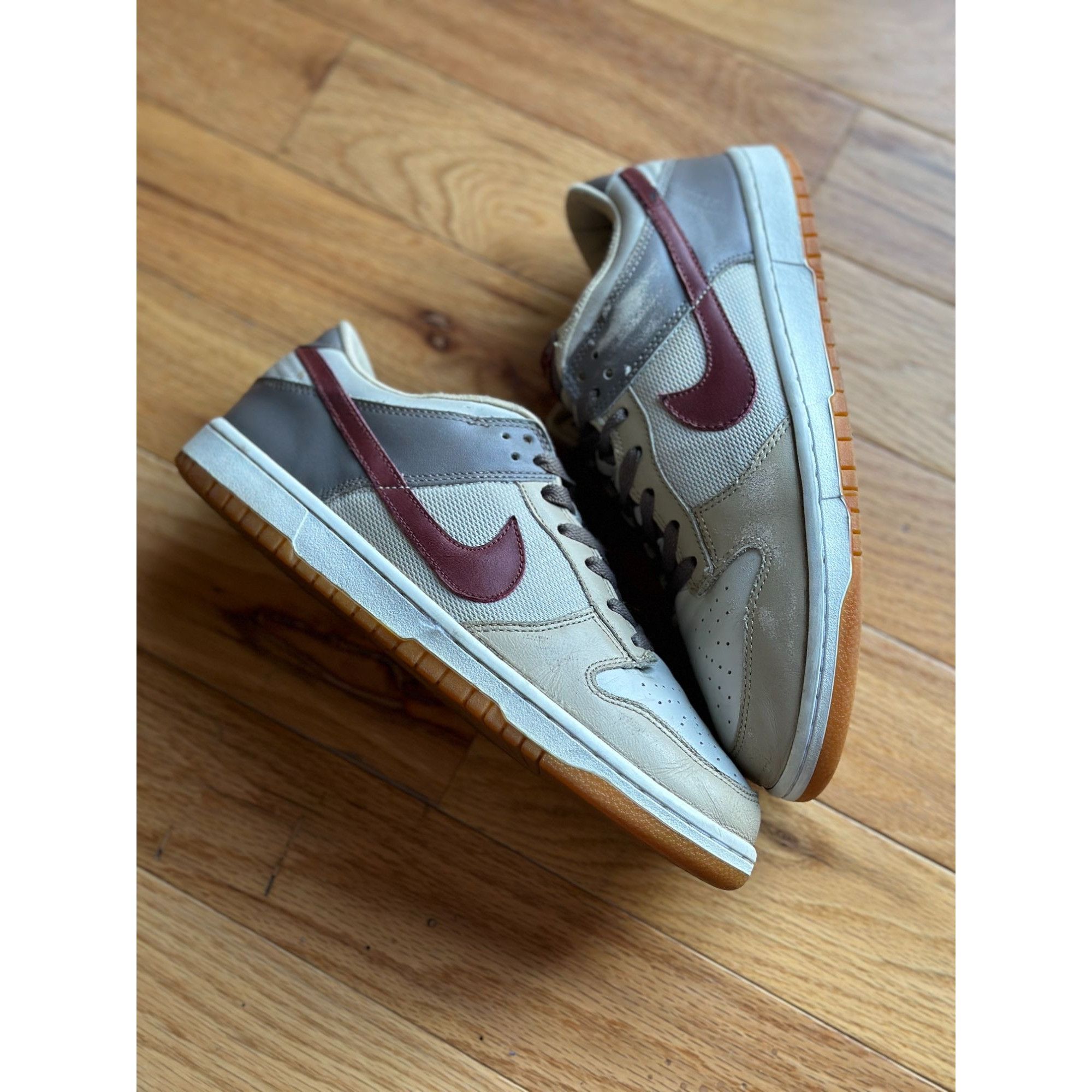 Nike 2003 NIKE DUNK LOW PRO SIZE 11 LIGHT BONE ROUGH RED 304714 1 Size US 11 / EU 44 - 8 Thumbnail