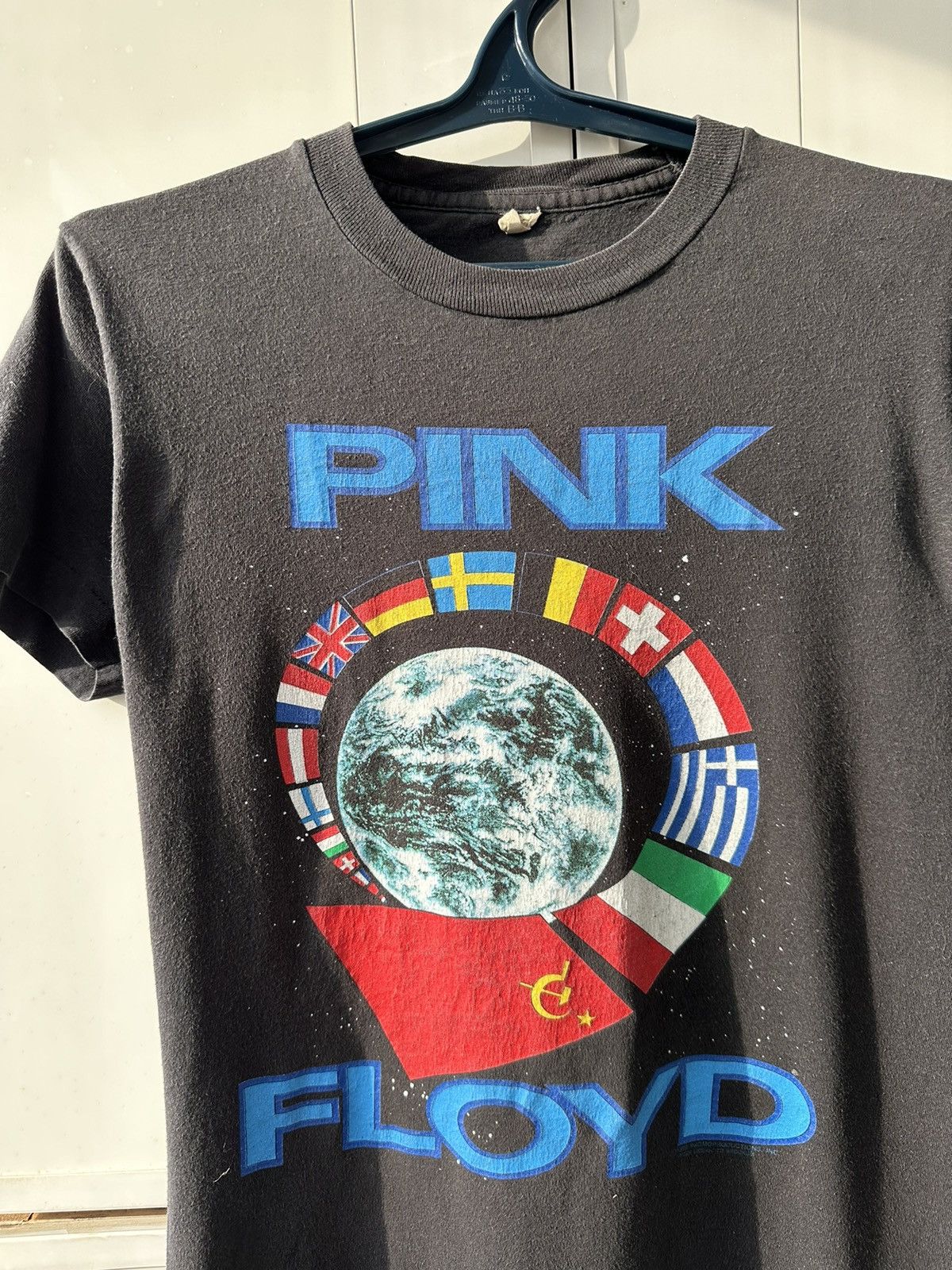 Band Tees Vintage 1990’s Pink Floyd T-shirt World Tour Size US L / EU 52-54 / 3 - 8 Thumbnail