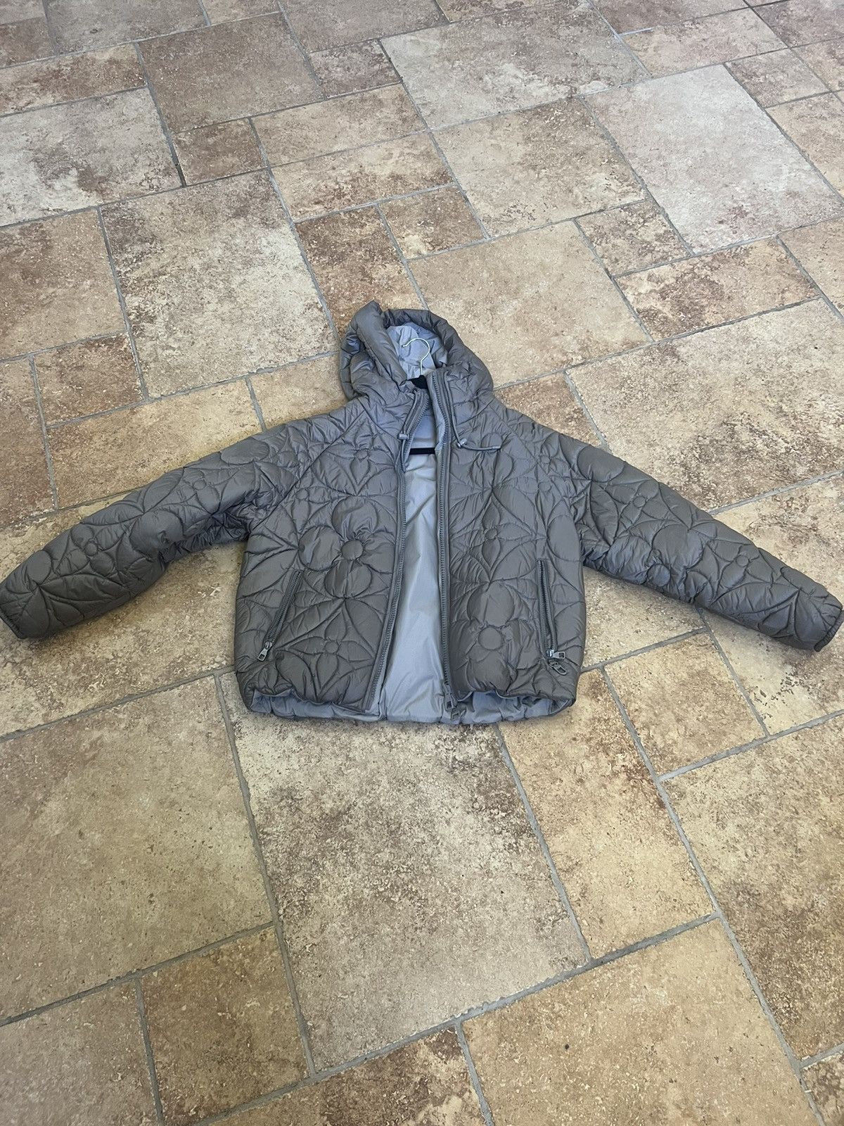 Louis Vuitton LOUIS VUITTON x VIRGIL ABLOH REVERSE JACKET Size US S / EU 44-46 / 1 - 1 Thumbnail
