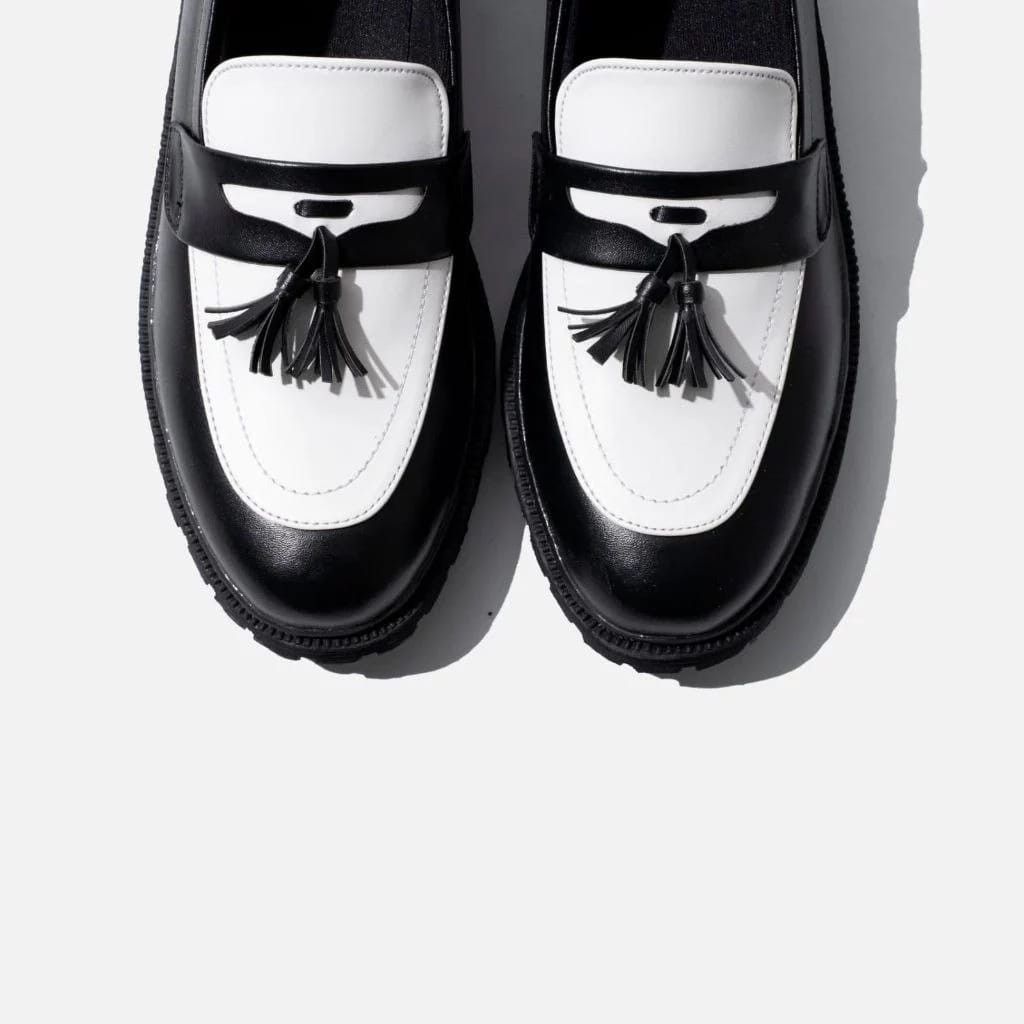 Simple Shoes Mens Zevin Tassel Loafer Black White Size US 10 / EU 43 - 5 Thumbnail