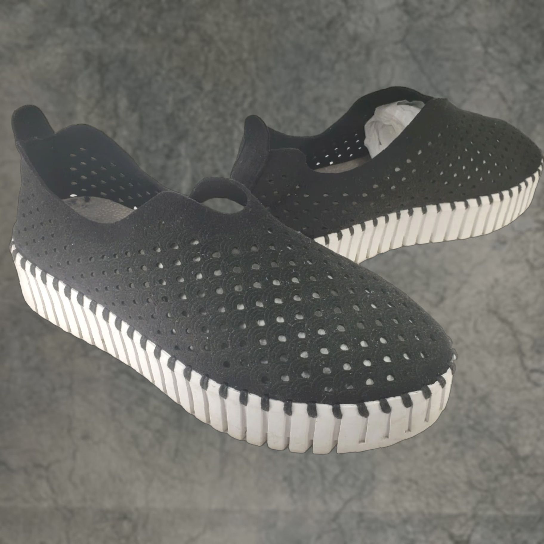 Ilse Jacobsen VINTAGE ILSE JACOBSEN Women's Tulip 3373 PLATFORM Perforated Slip On Black 7-7.5, 38EU Size US 5.5 / IT 35.5 - 1 Thumbnail