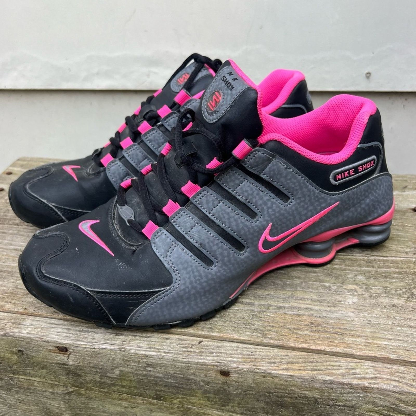 Nike Shox NZ LE Athletic Shoes 636088 026 Black Pink Gray