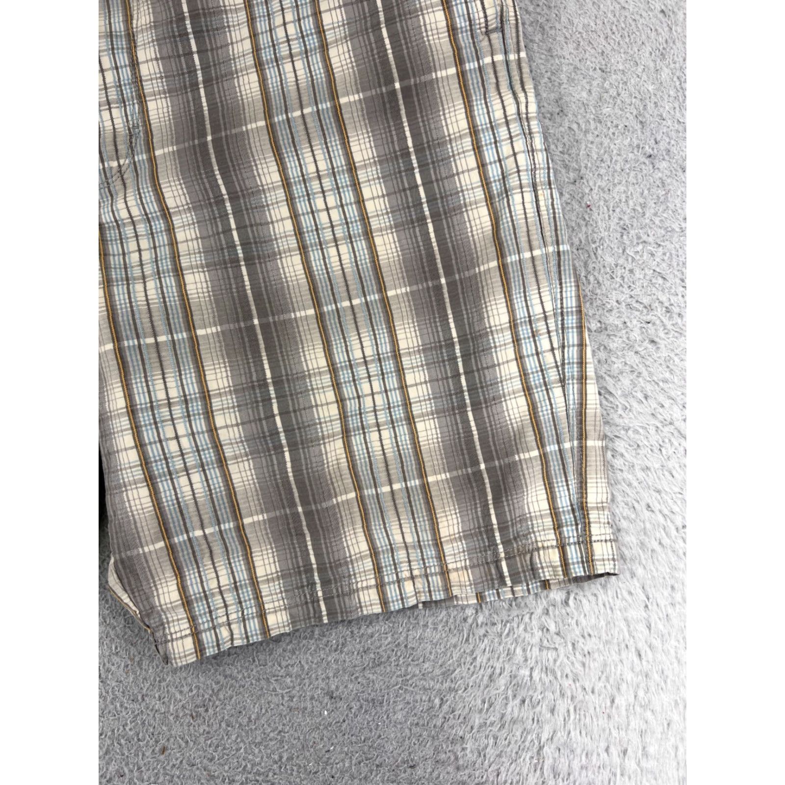 Tommy Bahama Tommy Bahama Shorts Men 38 Beige Blue Plaid Silk Cotton Blend Golf Vacation READ Size US 38 / EU 54 - 3 Thumbnail
