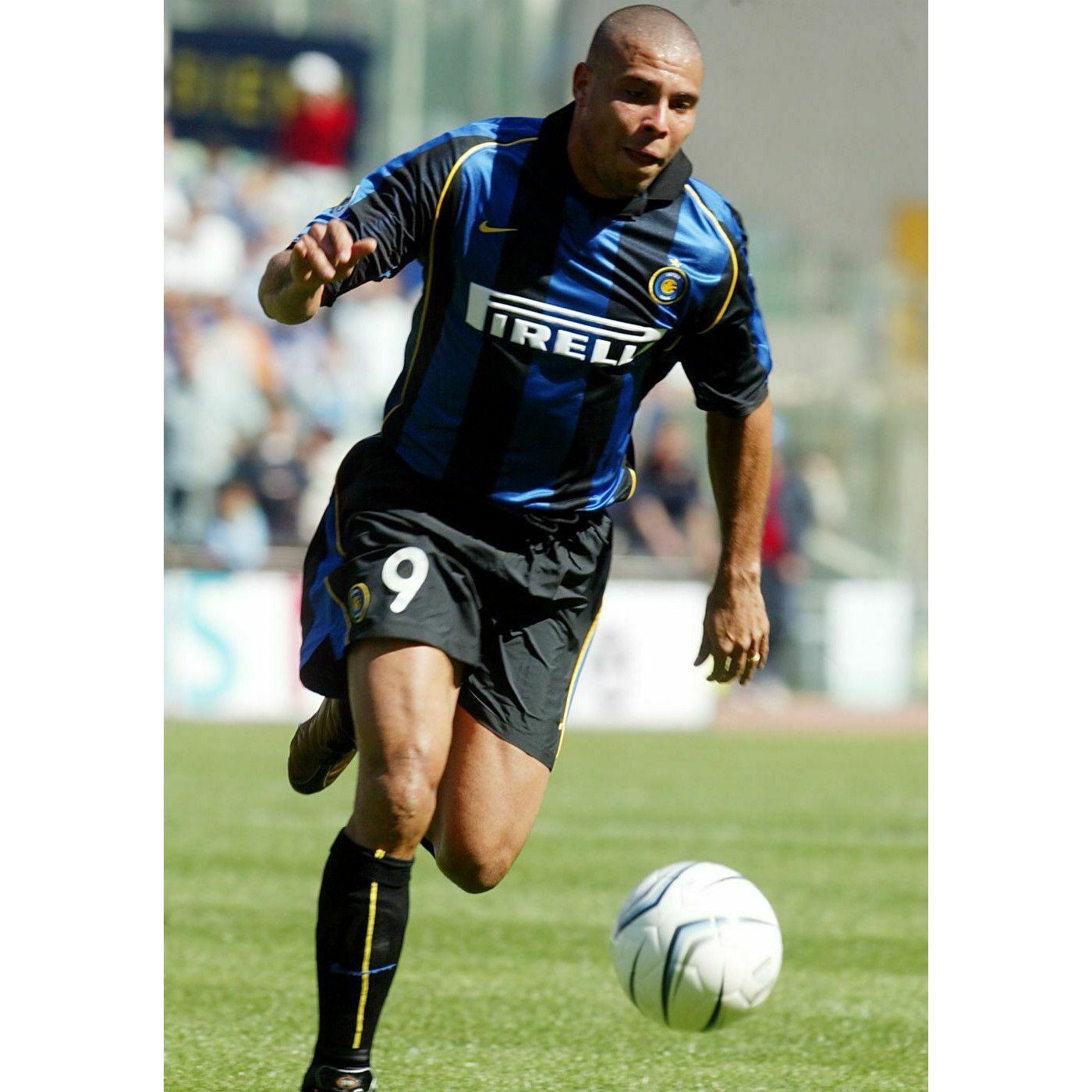 Nike Ronaldo Inter Milan 2001 2002 Soccer Jersey Shirt XL Size US XL / EU 56 / 4 - 10 Thumbnail