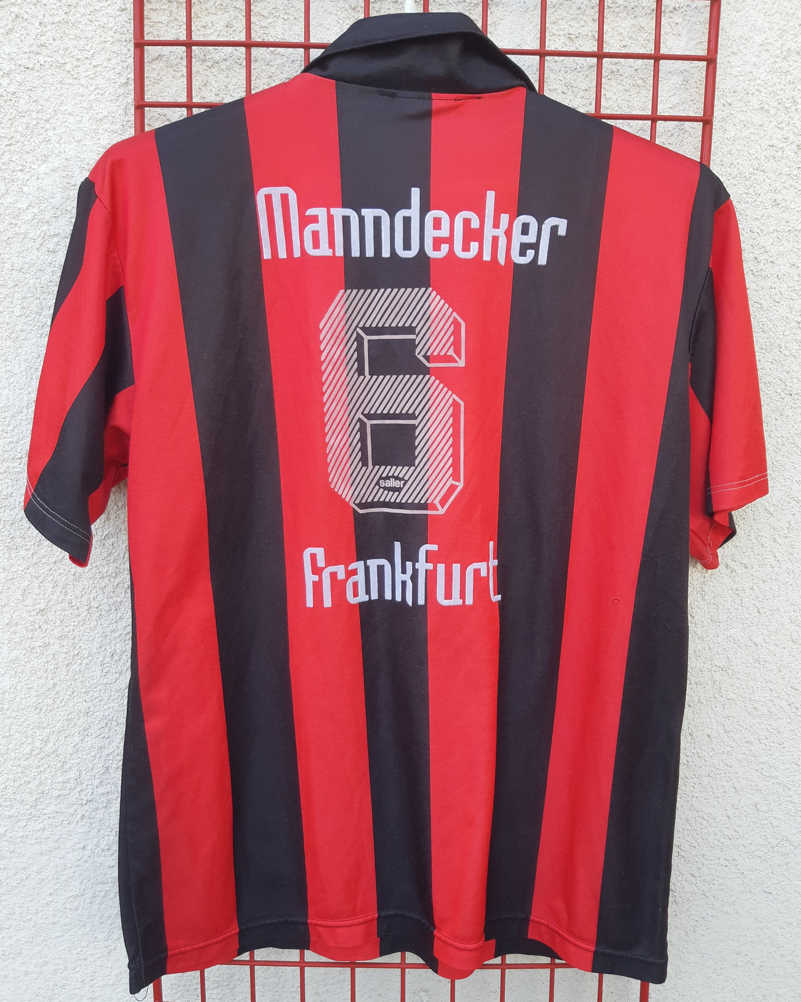 Other Saller Football Jersey Frankfurt Eintracht size XL Size US XL / EU 56 / 4 - 2 Thumbnail