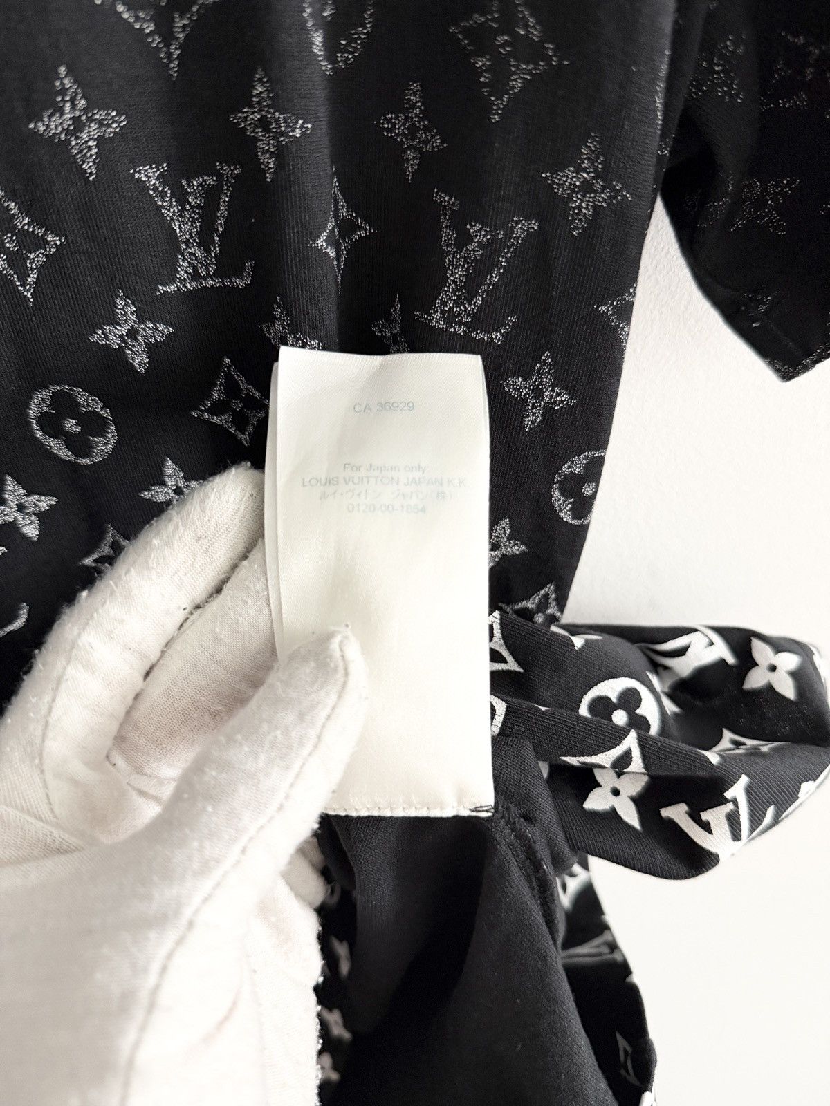 Louis Vuitton STEAL! Louis Vuitton Gradient Monogram Tee (L) Size US L / EU 52-54 / 3 - 9 Thumbnail