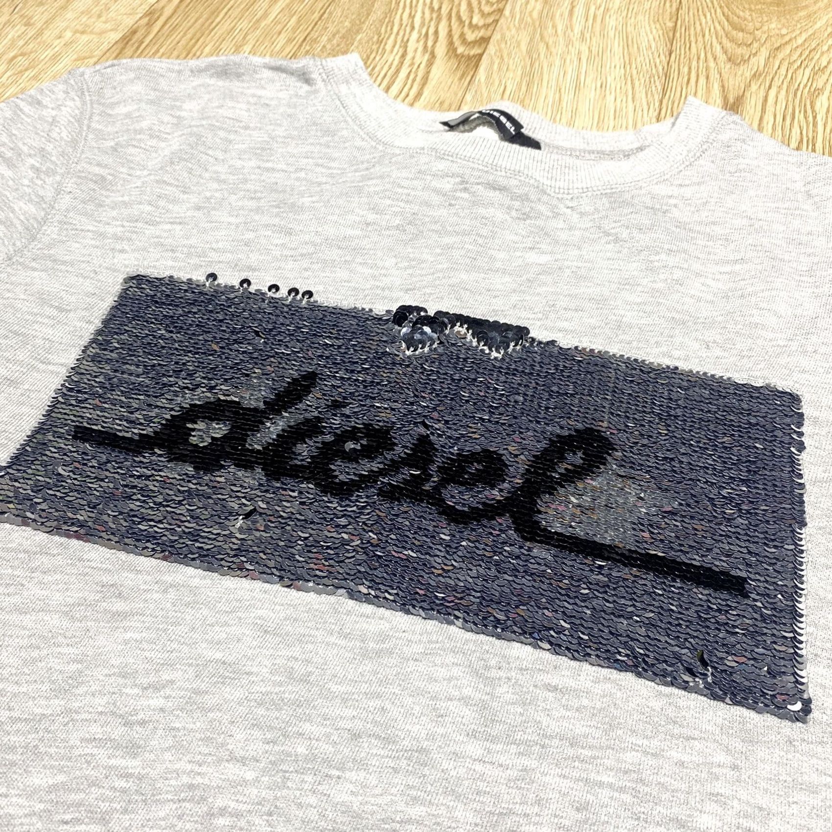 Diesel VINTAGE Diesel SEQUINS F-RADI-AE Sweatshirt Grey Women’s Long Sleeve Small Pullover Crew Neck Used Size S / US 4 / IT 40 - 5 Thumbnail
