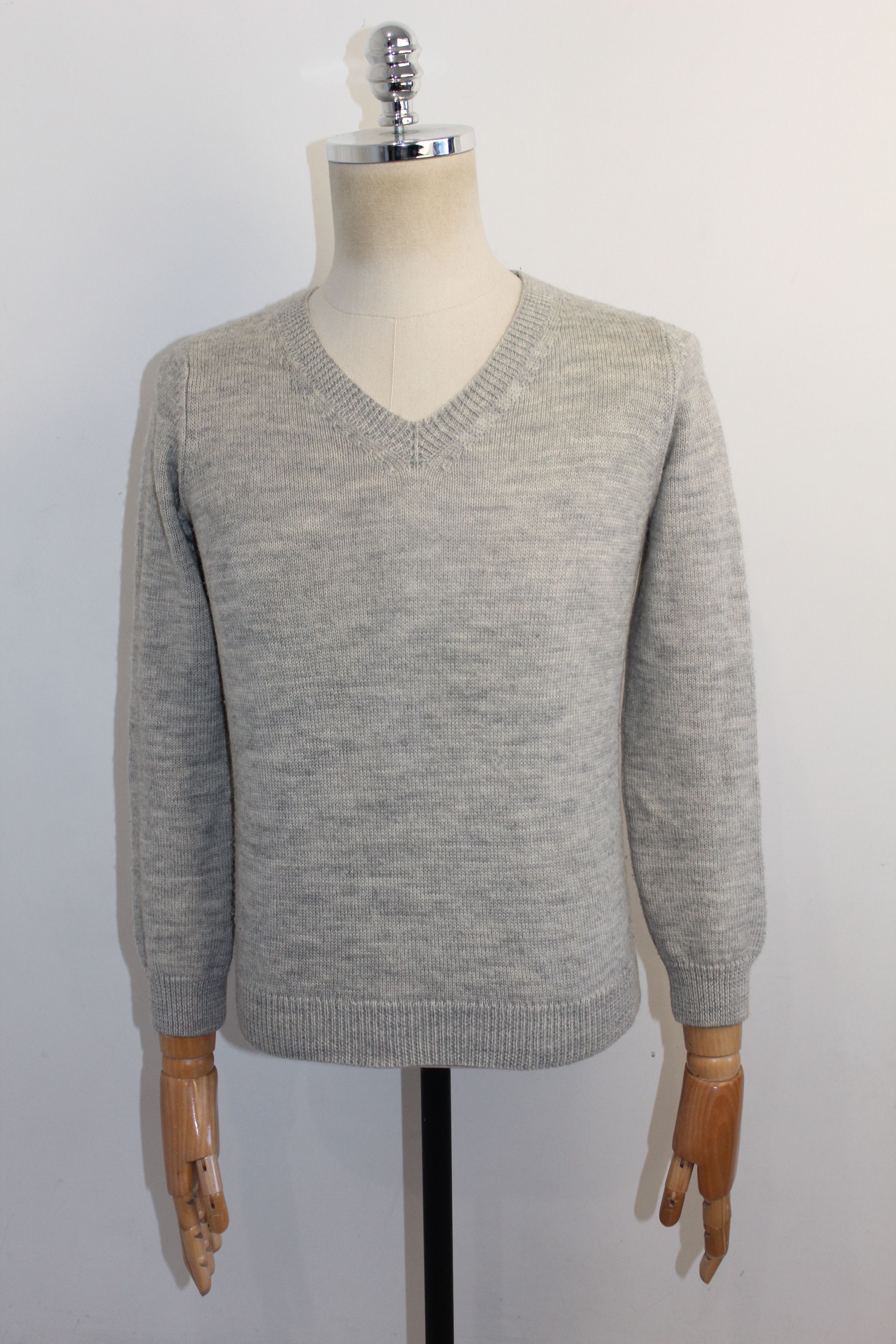 A.P.C. Women's A.P.C. V-neck Grey Wool Jumper Size S Size S / US 4 / IT 40 - 3 Thumbnail