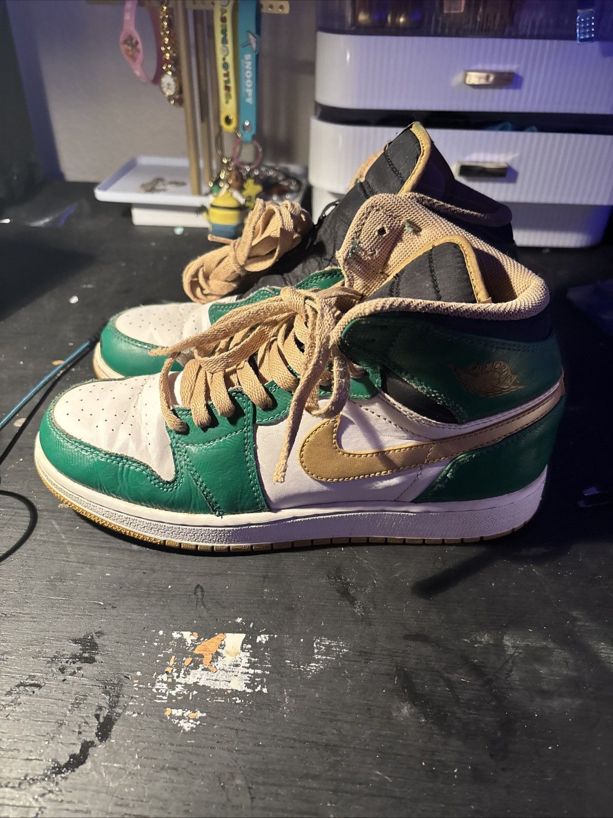 Nike Nike Air Jordan 1 Retro High OG Boston Celtics 2013 Size US 6.5 / EU 39-40 - 3 Thumbnail