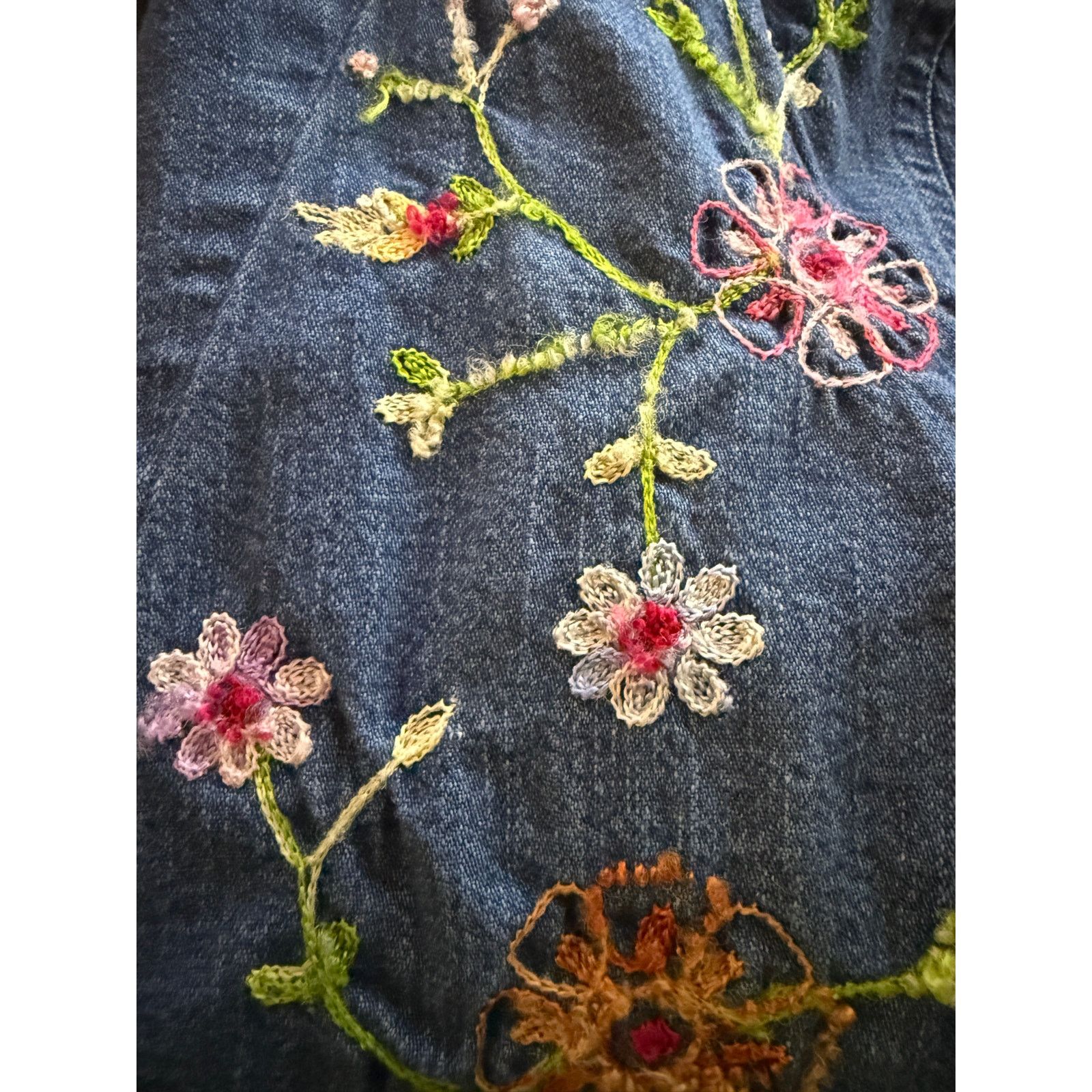 Vintage Vintage Bobbie Brooks Floral Vine Embroidered Jean Jacket S Size S / US 4 / IT 40 - 2 Thumbnail