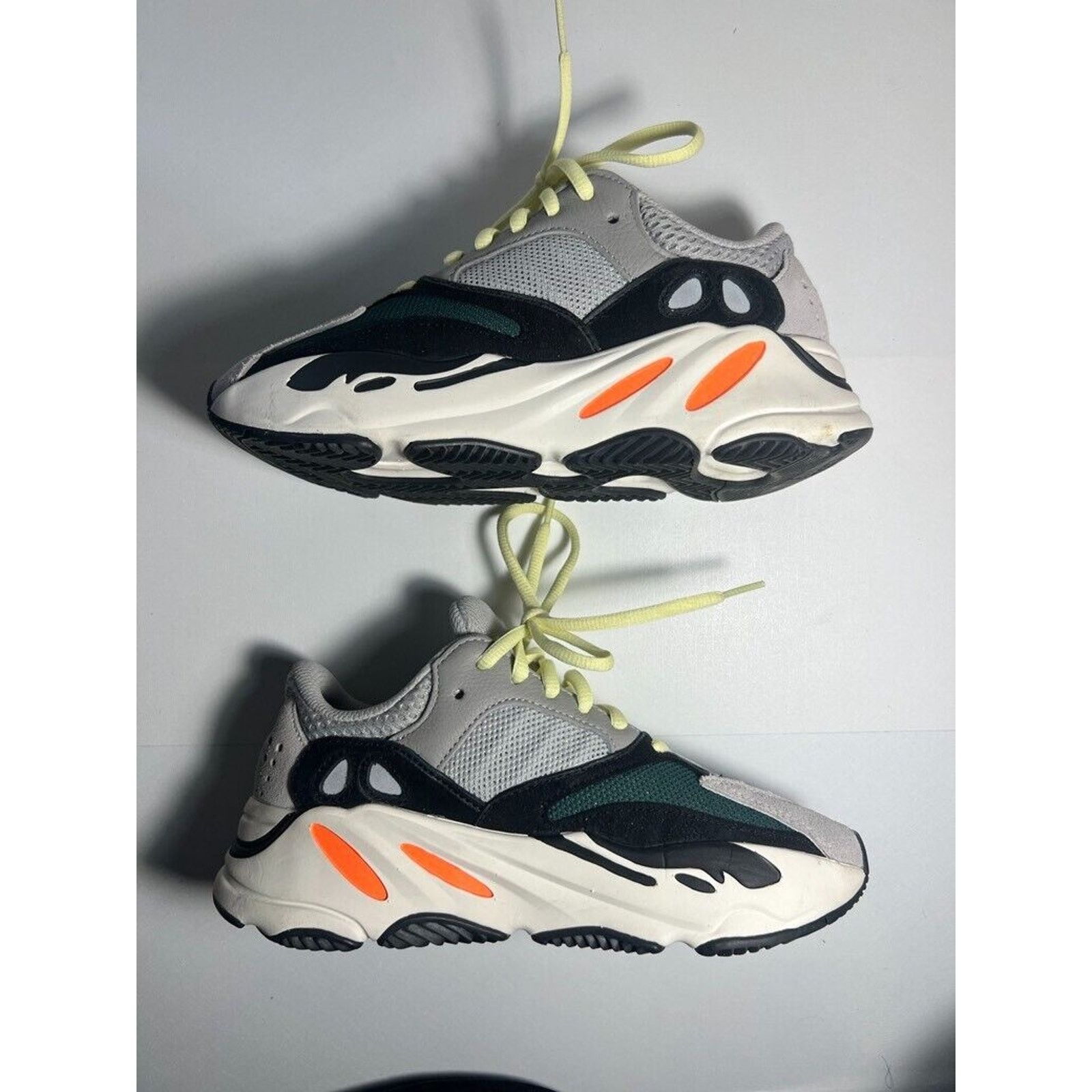 Adidas Size 4 - adidas Yeezy Boost 700 Low Wave Runner Size US 5 / EU 37 - 2 Thumbnail