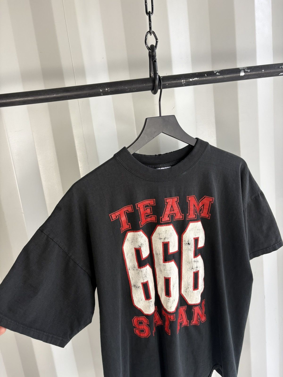 Vintage Thrashed Team Satan 666 Faded Distressed Shirt GRUNGE Band Size US XL / EU 56 / 4 - 4 Thumbnail