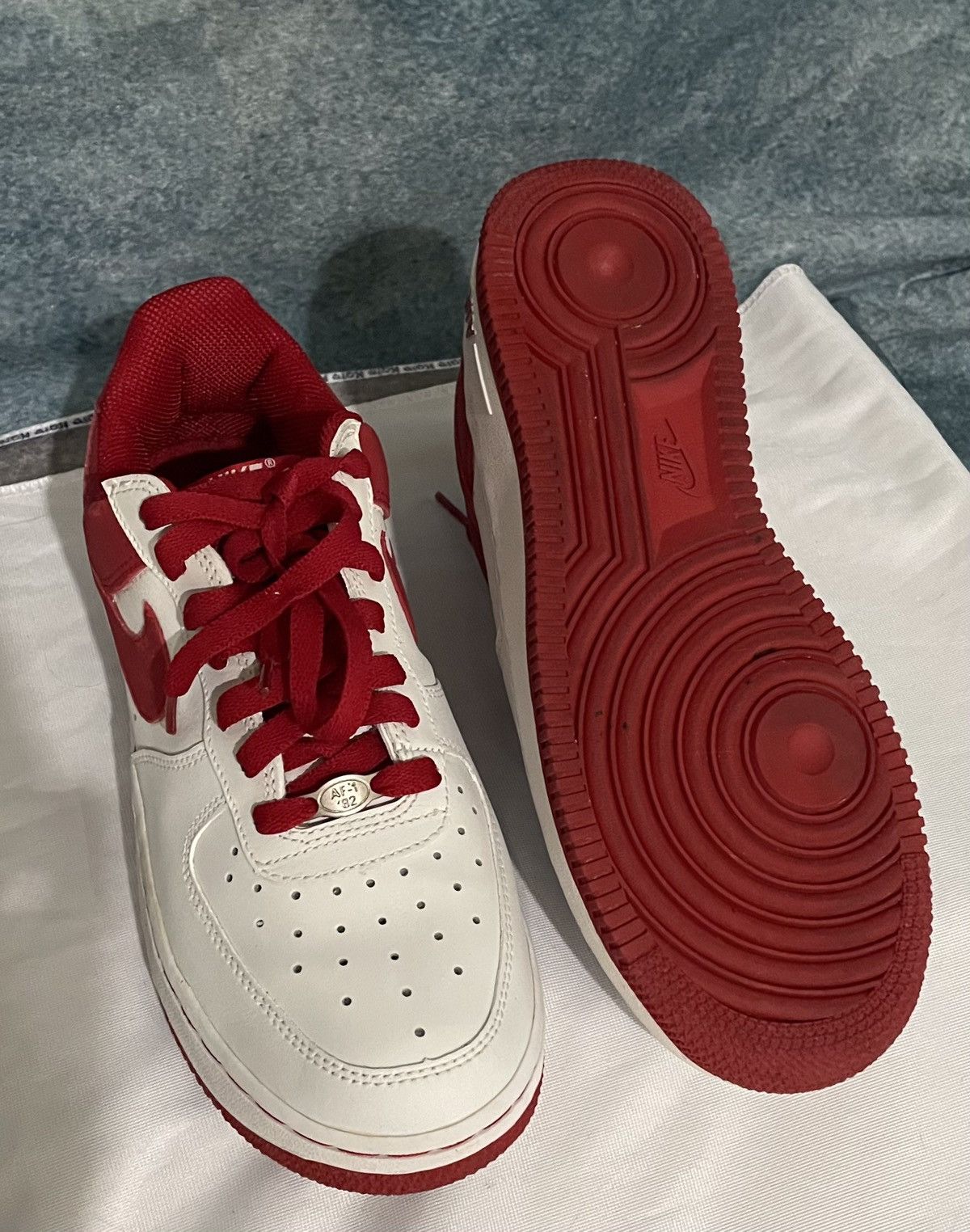 Nike Nike Air White And Red Size 6.5Y Size US 6.5 / IT 36.5 - 2 Thumbnail