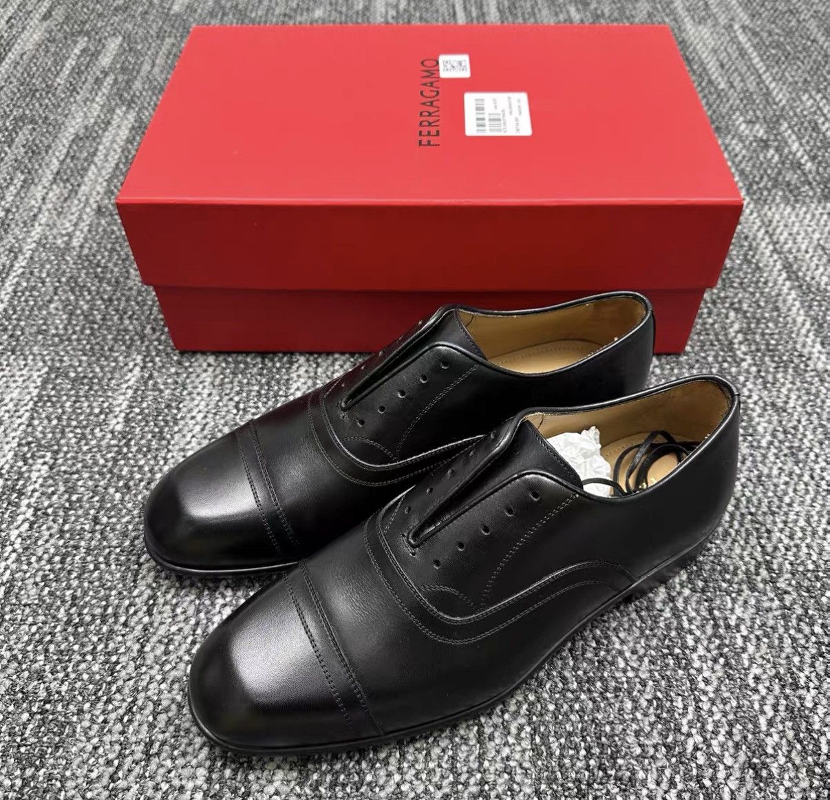 Salvatore Ferragamo Ferragamo Calfskin Double-Stitched Formal Dress Shoes J42 Size US 9 / EU 42 - 1 Thumbnail