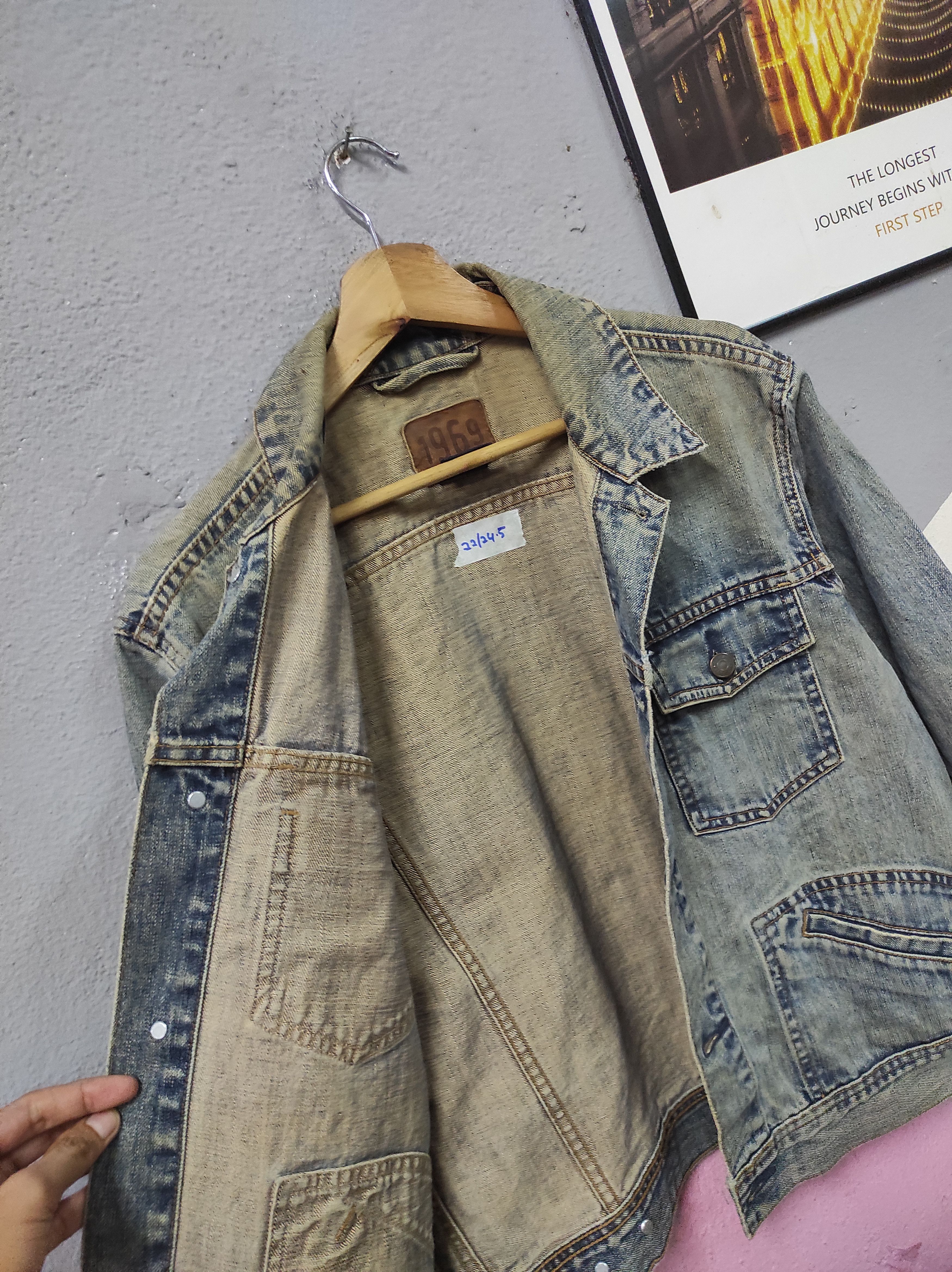 Gap GAP 1969 DISTRESSED DENIM TRUCKER JACKET Size US L / EU 52-54 / 3 - 2 Thumbnail