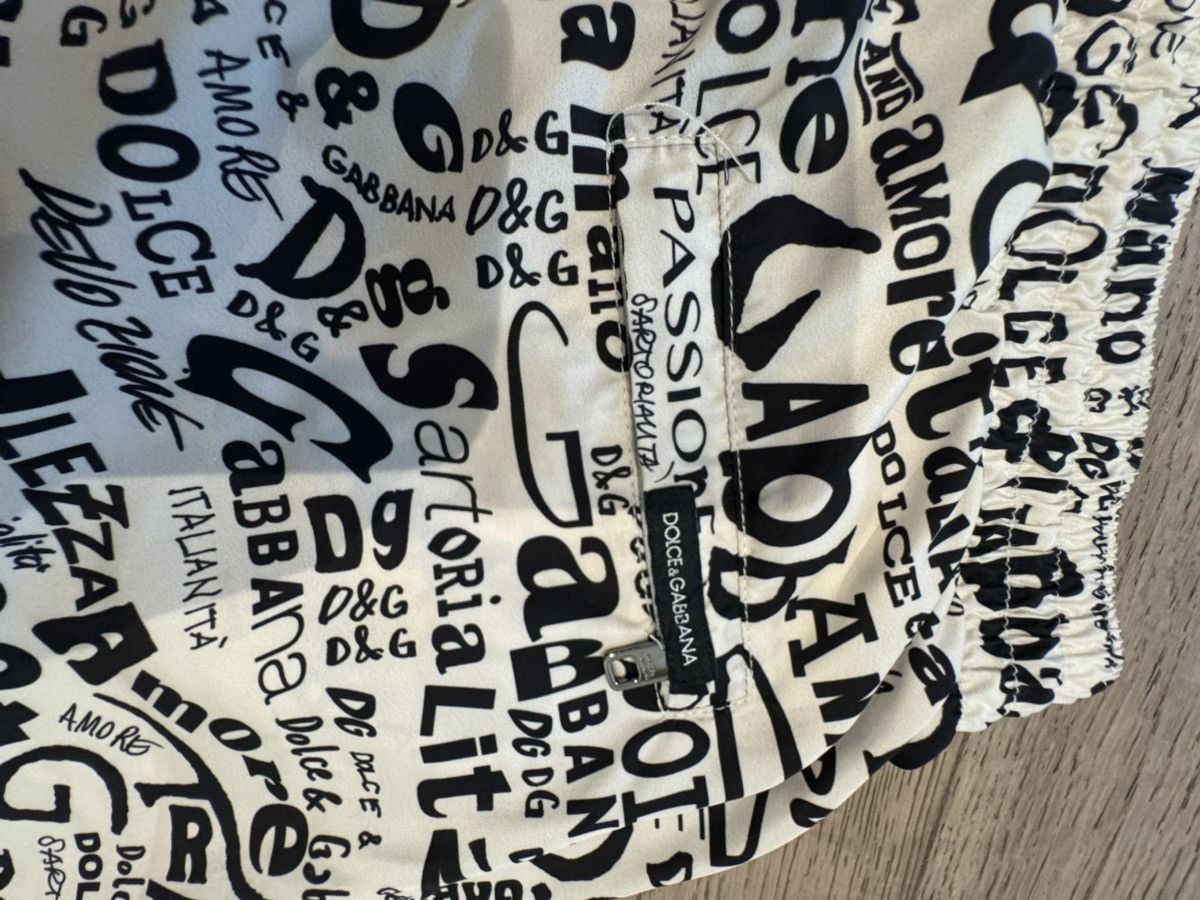 Dolce & Gabbana Dolce & Gabbana Graffiti Logo Shorts – Rare Print Size US 36 / EU 52 - 7 Thumbnail