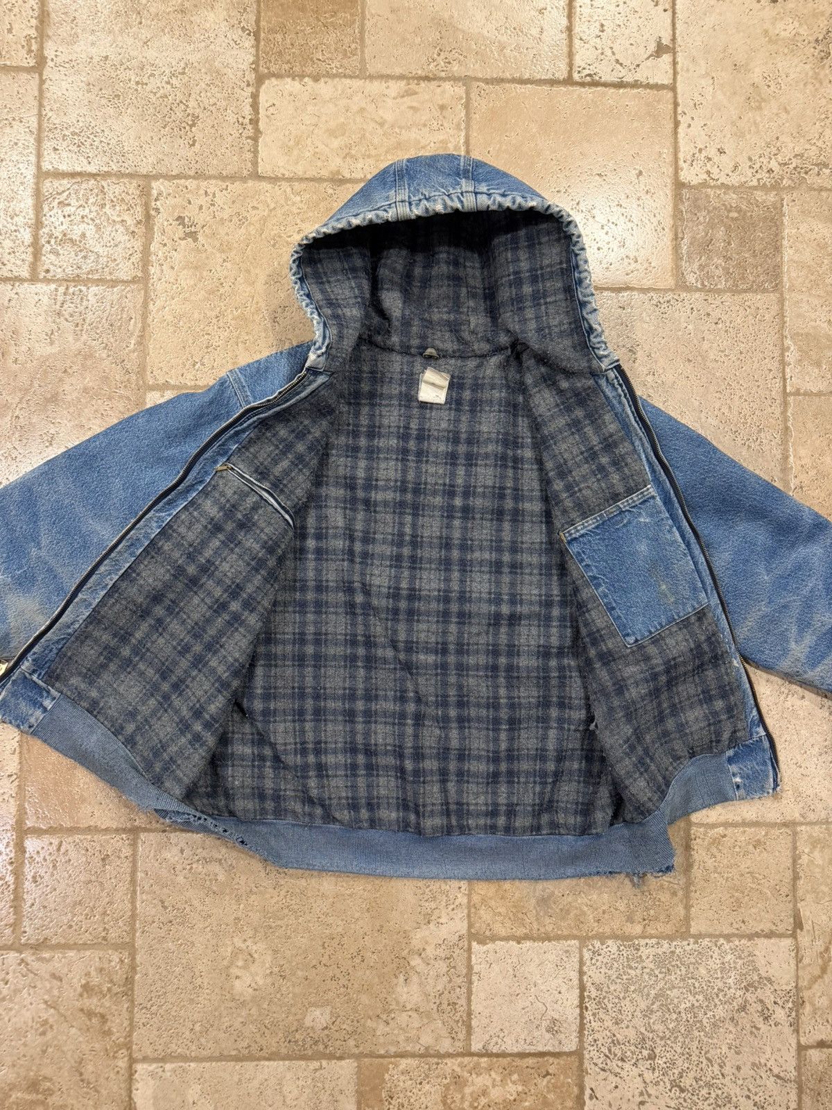 Carhartt Vintage Carhartt Denim Blanket Lined Thrashed Hooded Jacket Size US XL / EU 56 / 4 - 12 Thumbnail