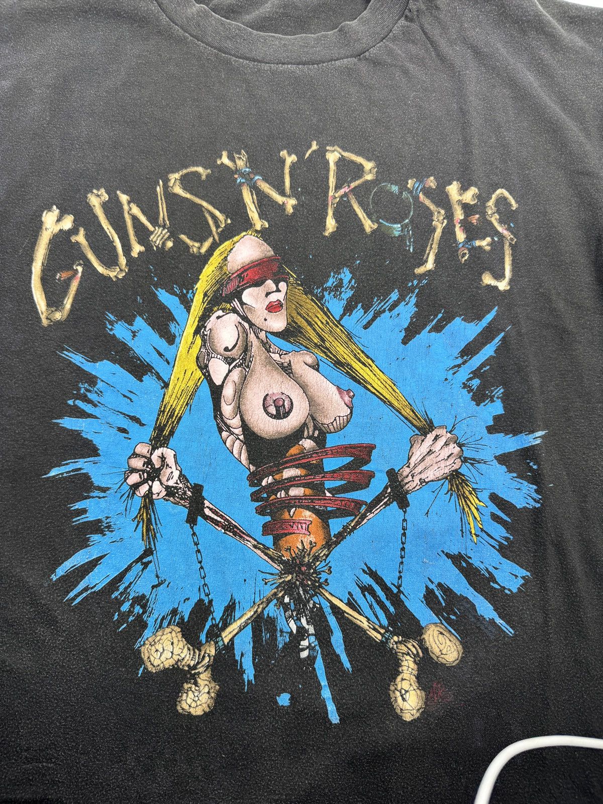Guns N' Roses PRITTY TIED UP NUDE PRINT 1992 VINTAGE T-SHIRT Size US XL / EU 56 / 4 - 3 Thumbnail