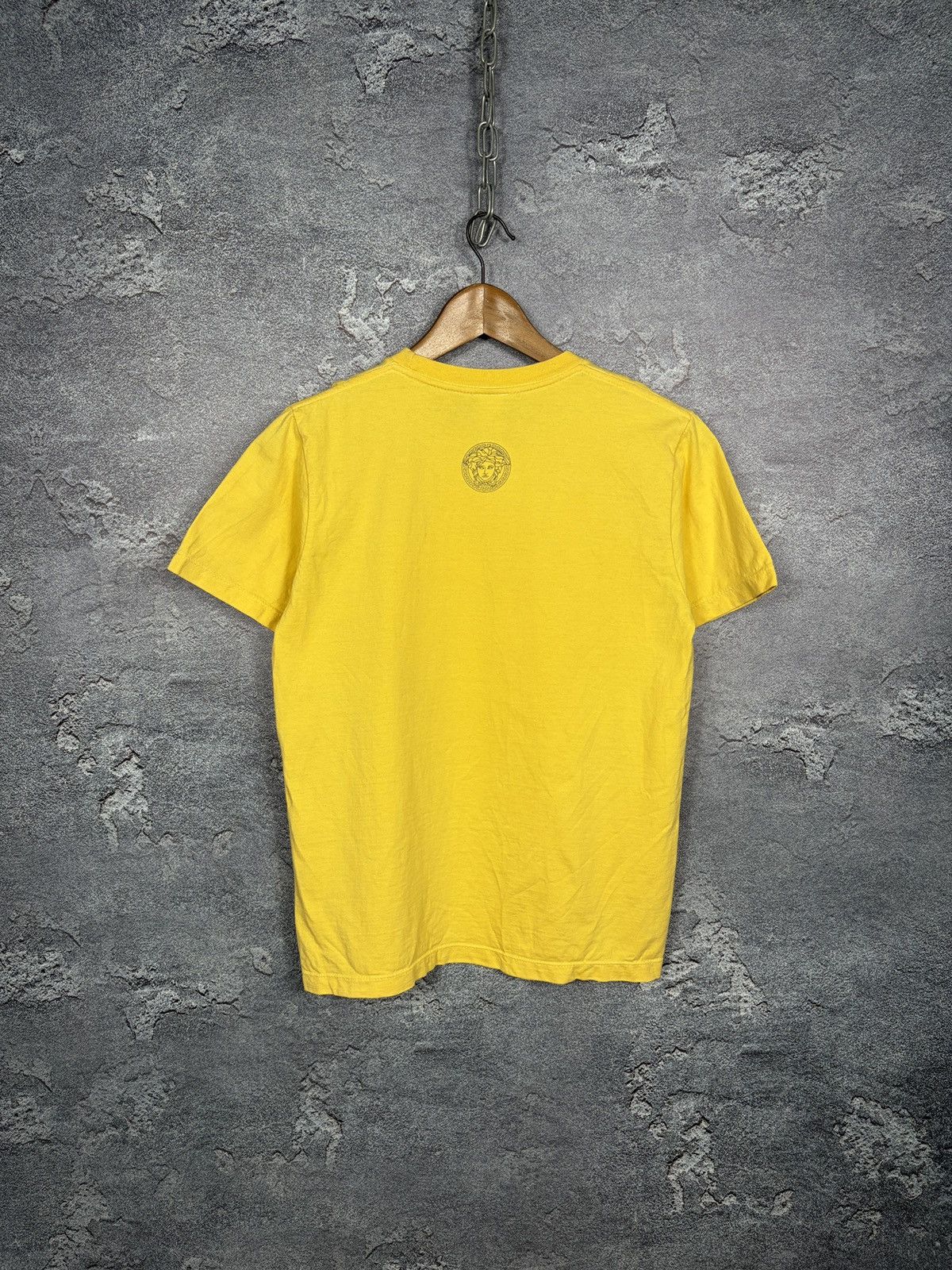 Versace Vintage Versace Medusa Big Logo T-shirt Tee Size S Size US S / EU 44-46 / 1 - 8 Thumbnail