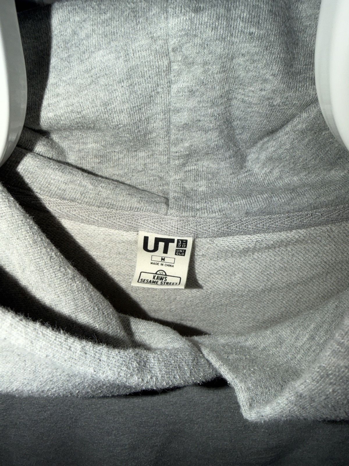 Kaws × Uniqlo Uniqlo X Kaws X Sesame Street Size US M / EU 48-50 / 2 - 5 Thumbnail