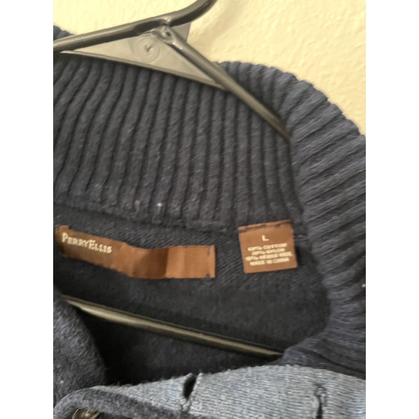Perry Ellis Perry Ellis Men Navy Blue Sweater Sz Large 1/4 Button Neck Size US L / EU 52-54 / 3 - 3 Thumbnail