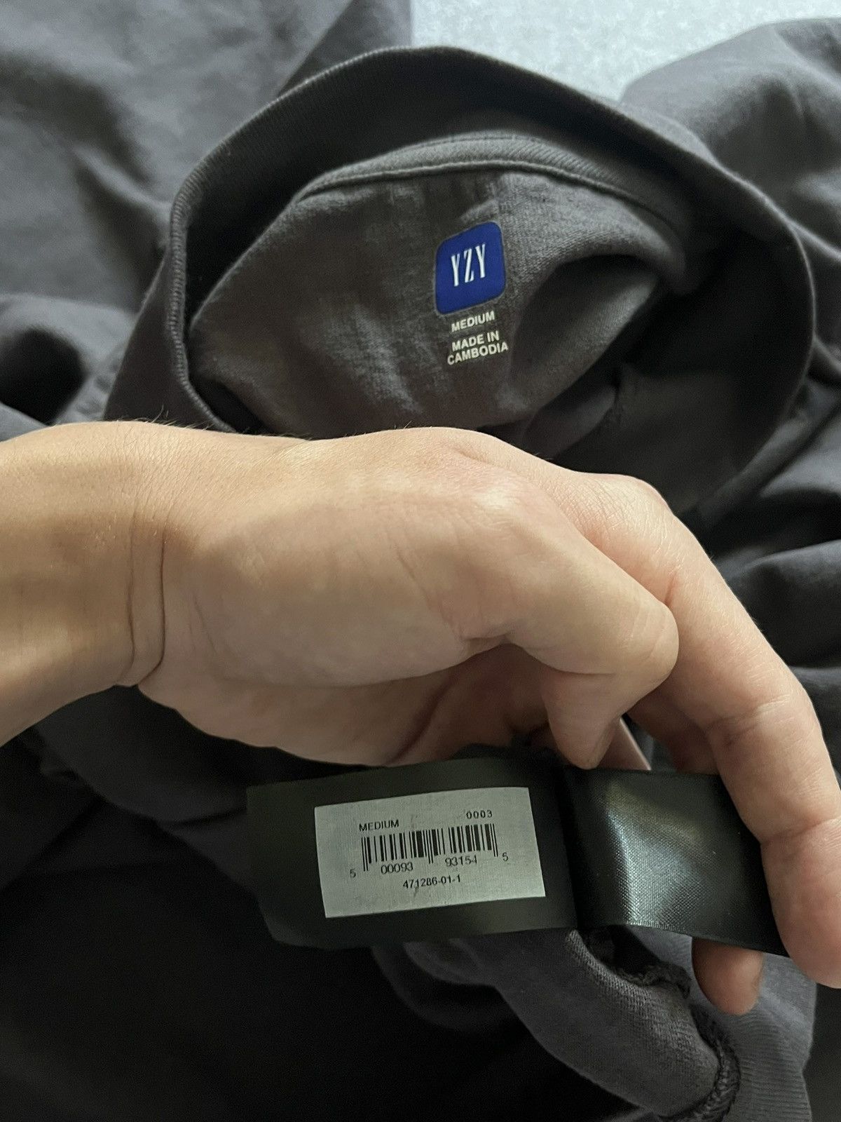 Balenciaga Balenciaga Yzy Gap T-shirt Size US M / EU 48-50 / 2 - 12 Thumbnail