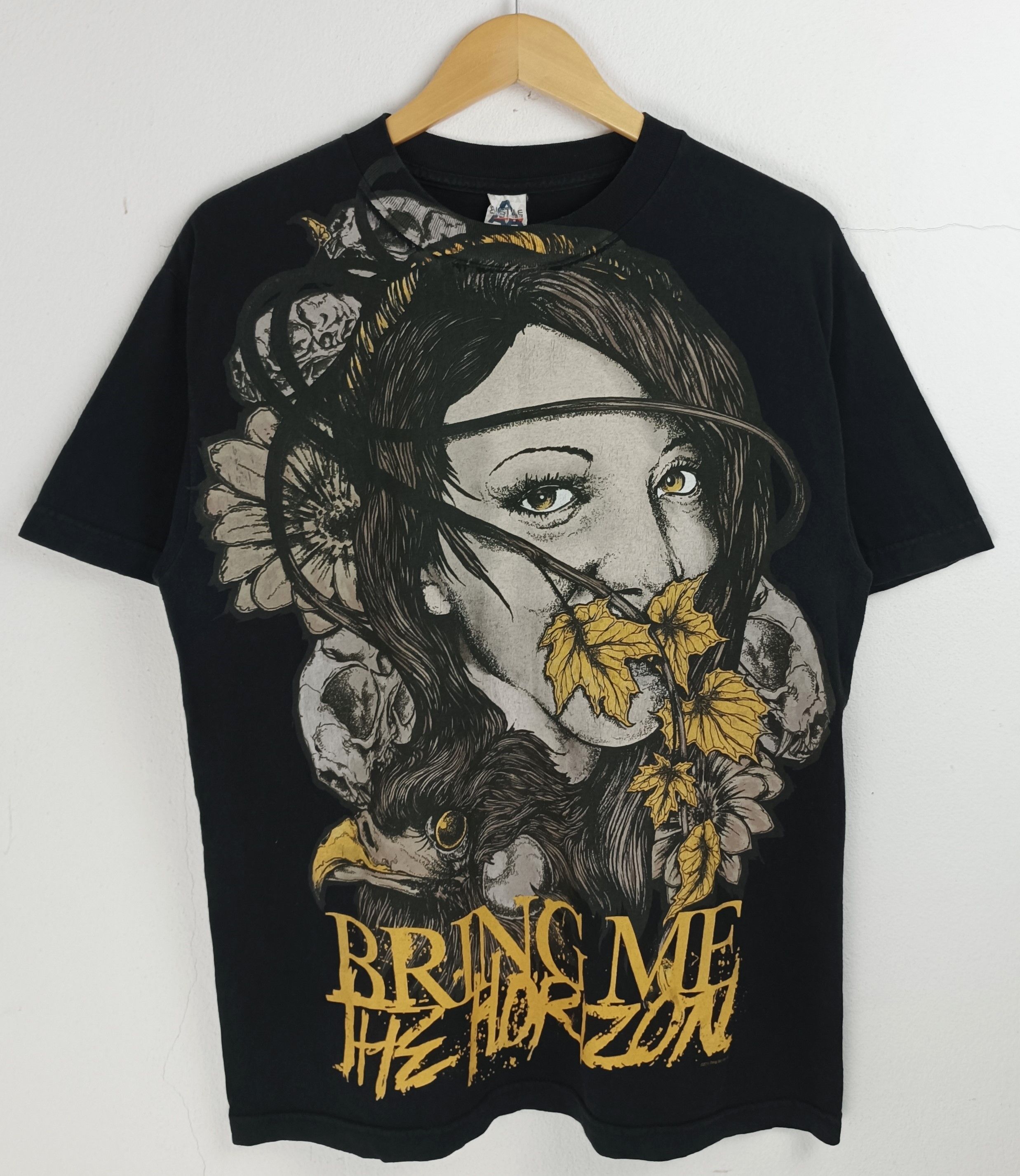 Band Tees VINTAGE Y2K BRING ME THE HORIZON AOP emo 2000 panic Size US M / EU 48-50 / 2 - 4 Thumbnail
