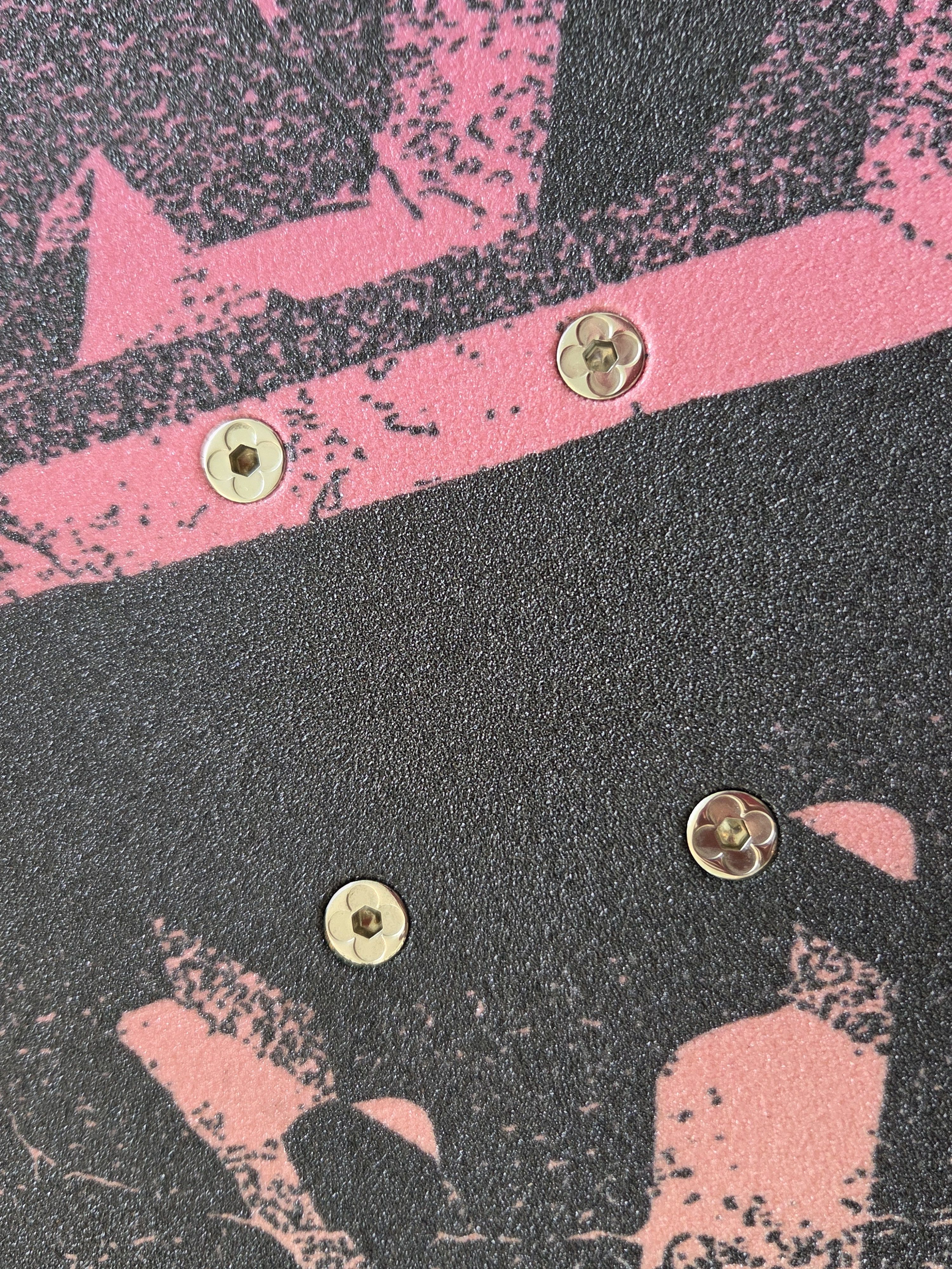Louis Vuitton NIB Louis Vuitton illusion logo pink blue skateboard 🛹 Size ONE SIZE - 5 Thumbnail