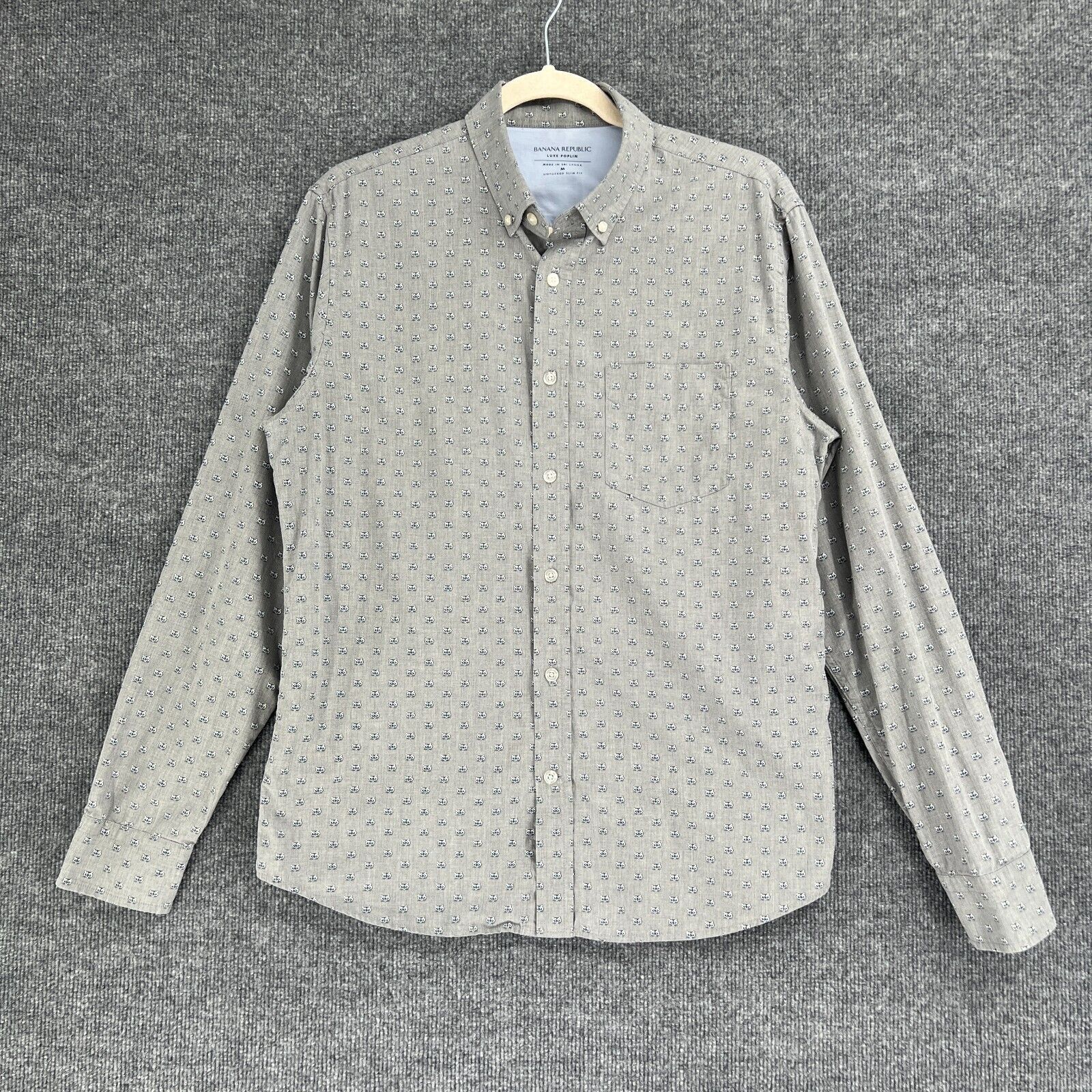 Banana Republic Banana Republic Luxe Poplin Untucked Slim Shirt Racoon Print Size US M / EU 48-50 / 2 - 1 Thumbnail