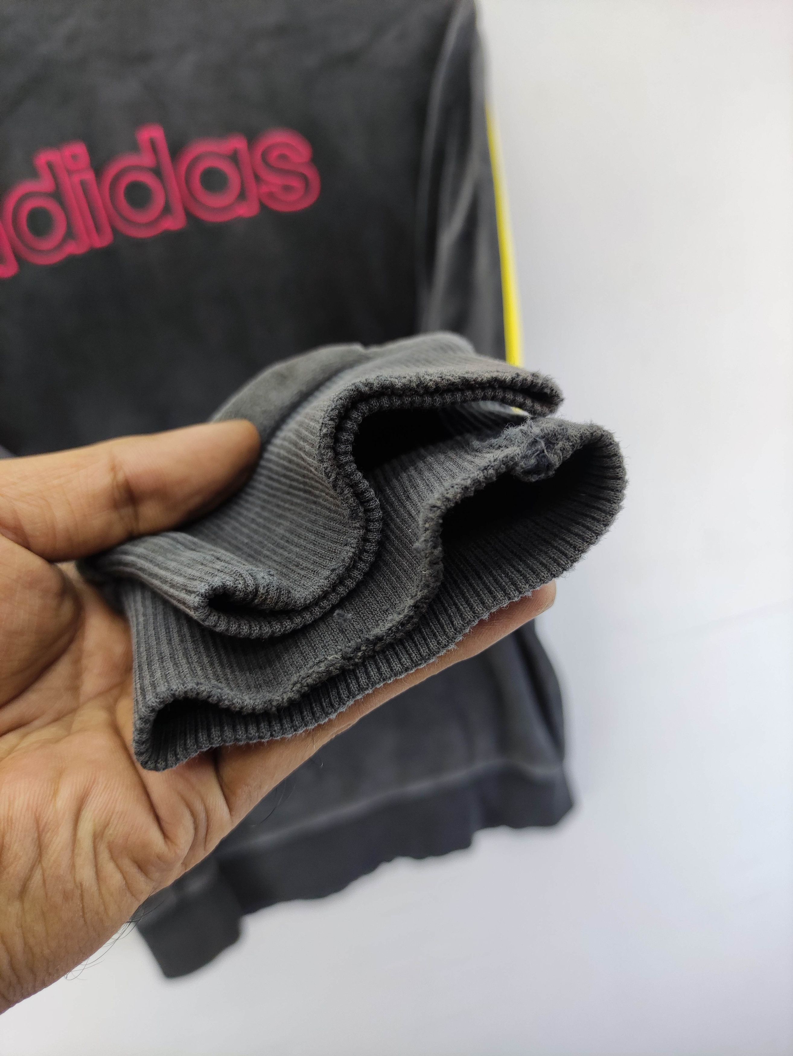 Adidas Adidas Neo Velvet Sweater Zipper 3 Striped On Sleeve Size US S / EU 44-46 / 1 - 10 Thumbnail