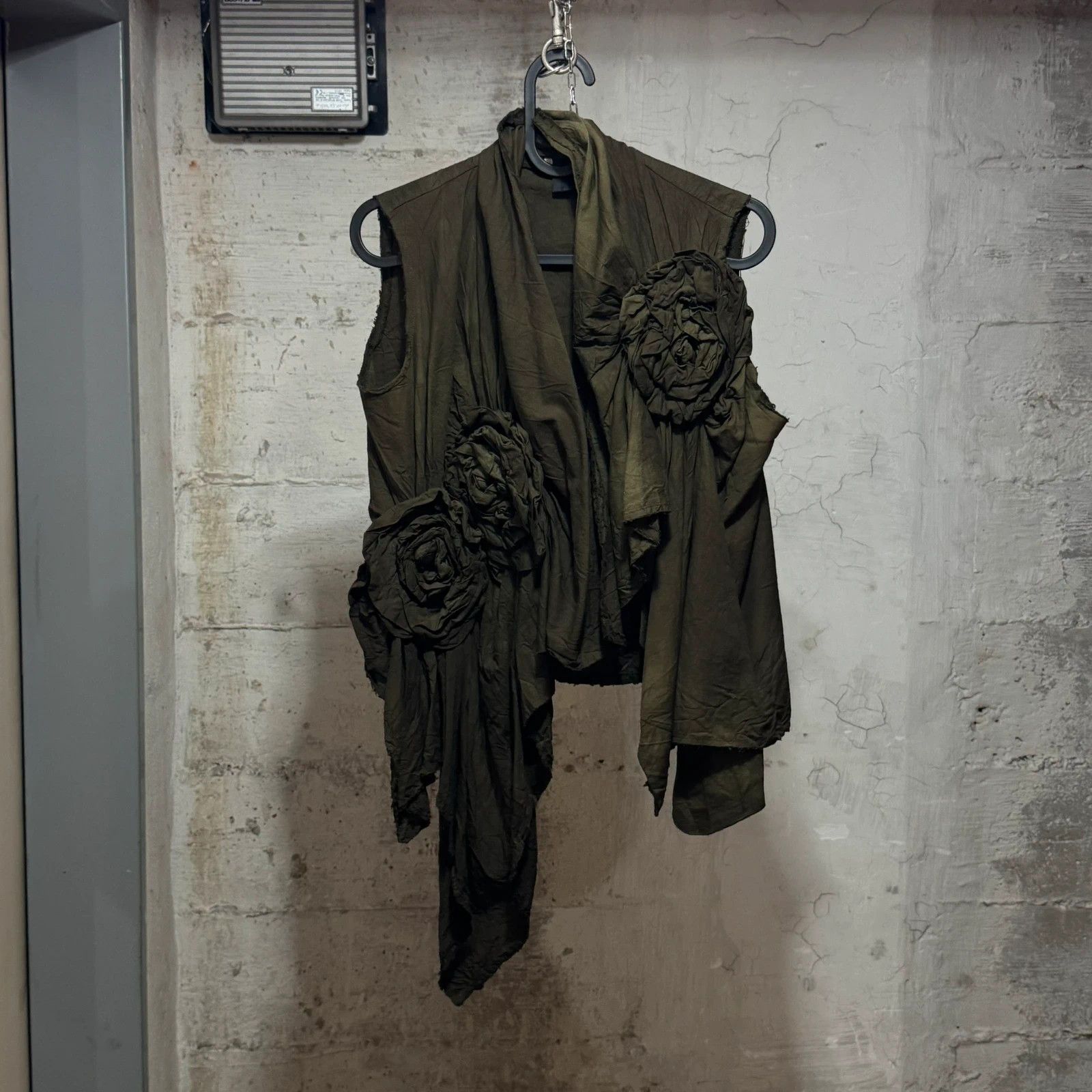 Comme des Garcons S/S 2003 Comme des Garçons rosette sculptural floral vest Size S / US 4 / IT 40 - 1 Thumbnail