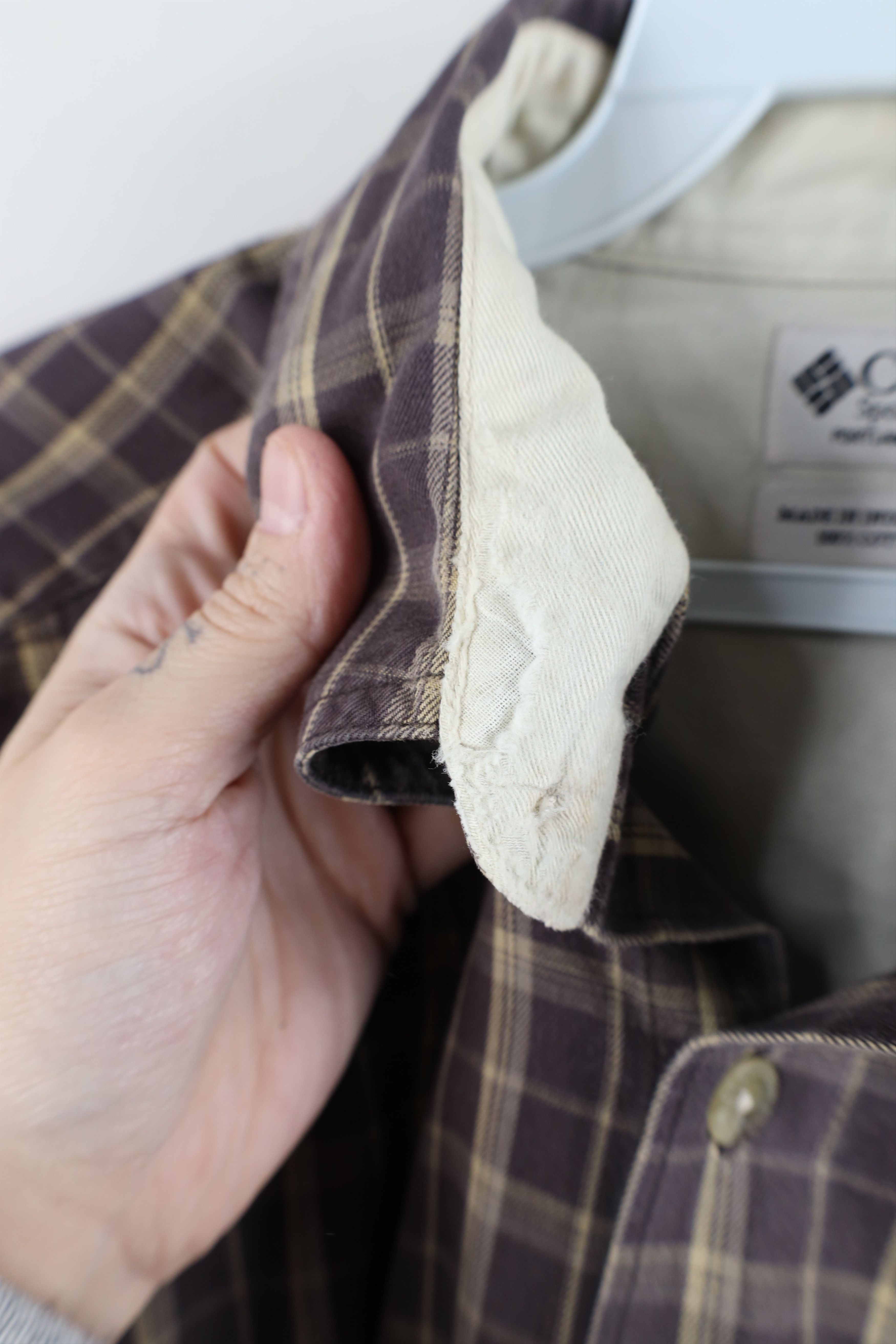 Columbia × Vintage Vintage Columbia Spell Out Collared Button Down Shirt Plaid Size US M / EU 48-50 / 2 - 9 Thumbnail