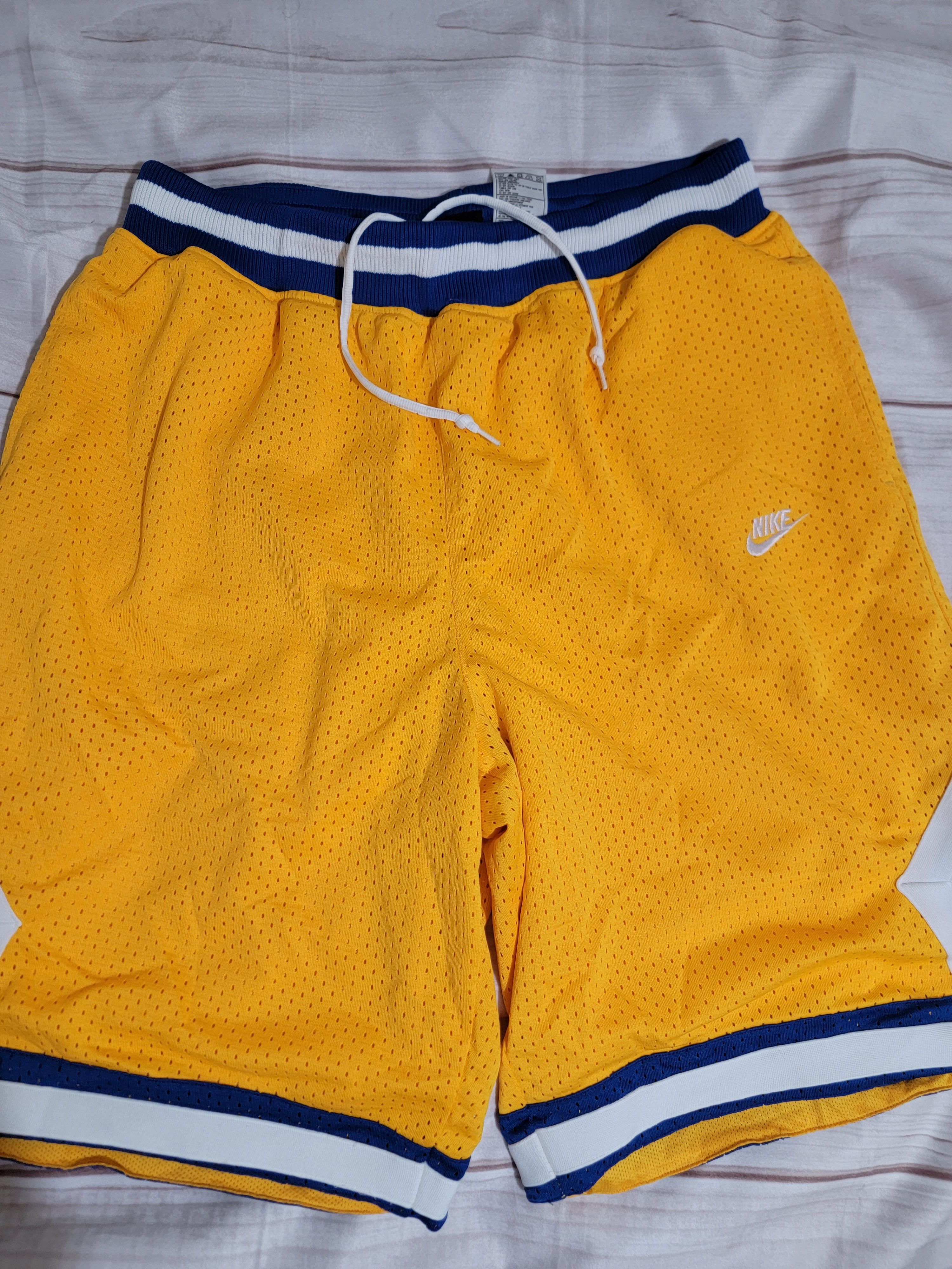 Nike VINTAGE Y2K Nike Yellow/Blue Diamond Basketball Shorts Xxl Size US 40 / EU 56 - 2 Thumbnail
