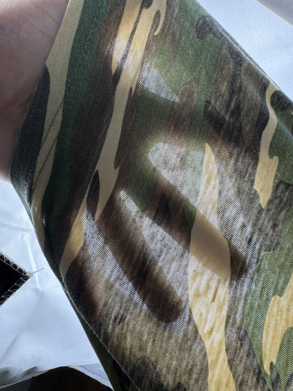 Vintage Vintage 90s camo army military distressed boxy tee kanye Size US L / EU 52-54 / 3 - 8 Thumbnail