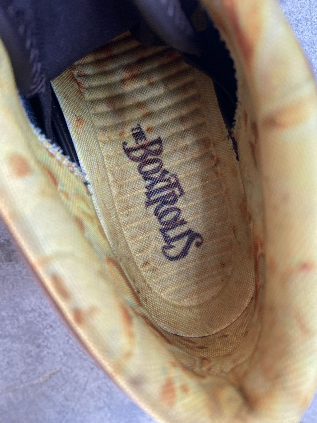 Nike RARE 3.5Y Nike Roshe RunThe Boxtrolls Trollstrikes Size US 5 / EU 37 - 5 Thumbnail