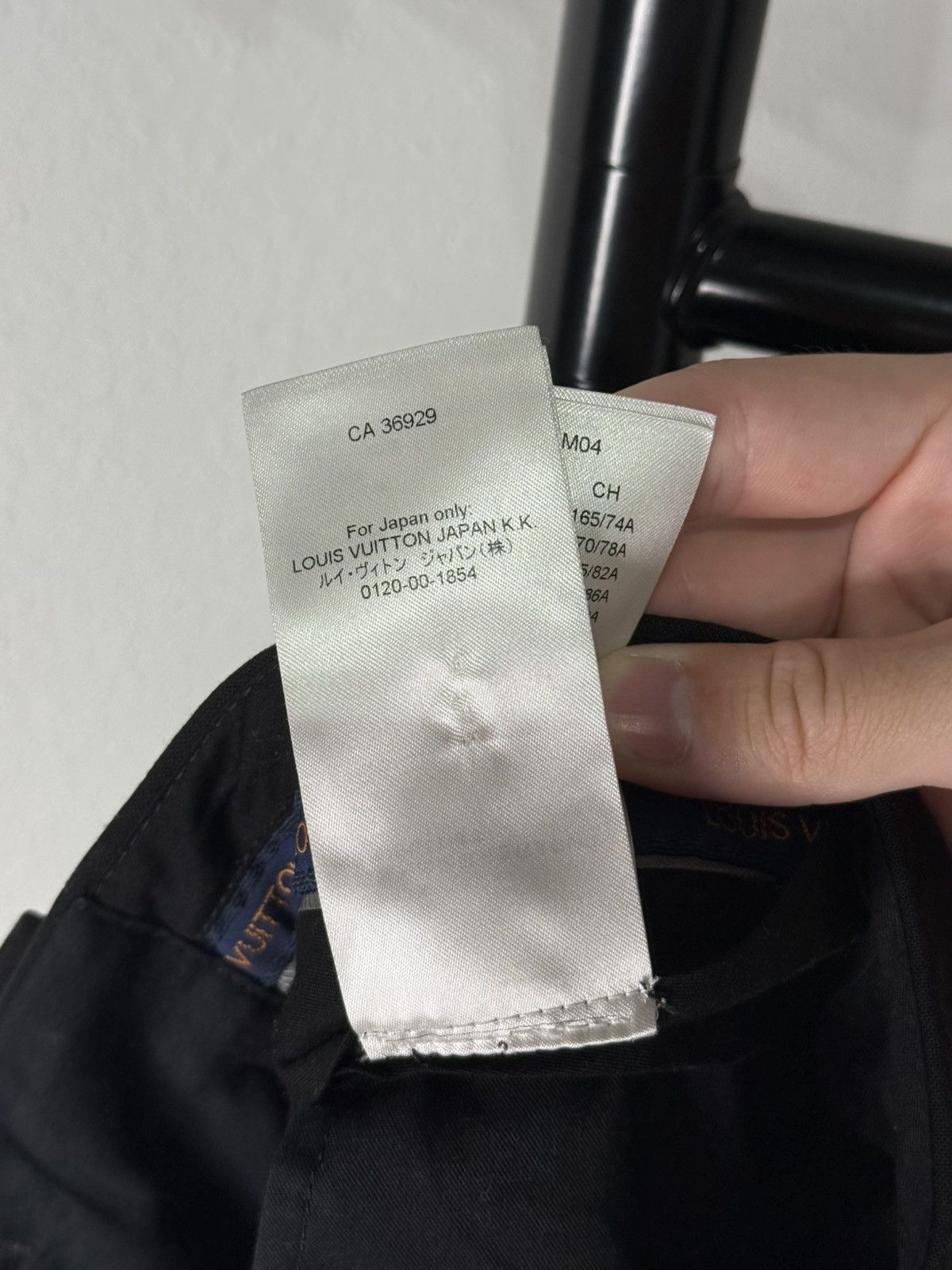 Louis Vuitton Louis Vuitton Monogram Embossed Tailored Pants RM231F Japan Size US 32 / EU 48 - 13 Thumbnail
