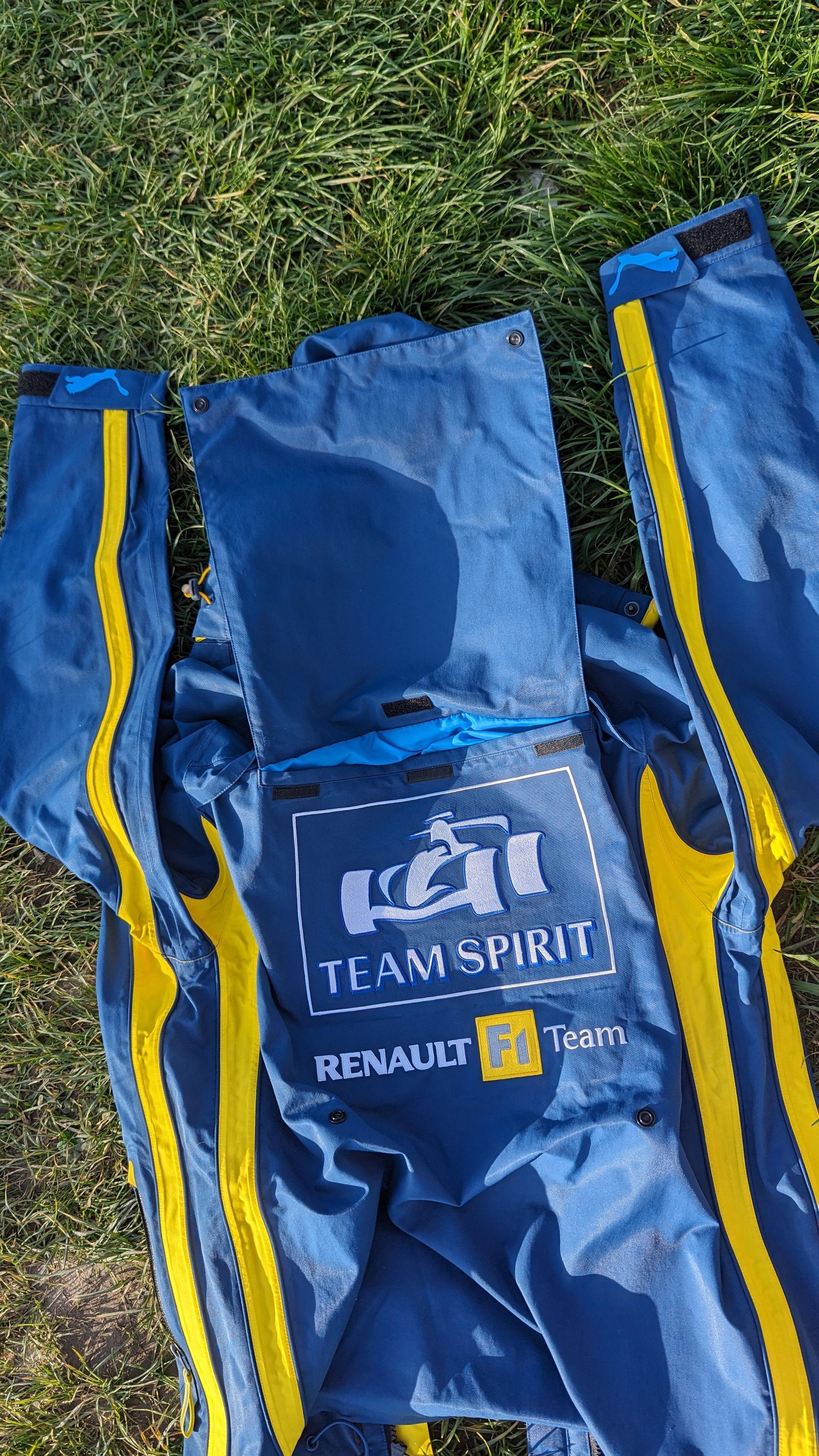 Puma PUMA RENAULT FI TEAM SPIRIT JACKET RACING MILD SEVEN MEDIUM Size US M / EU 48-50 / 2 - 5 Thumbnail