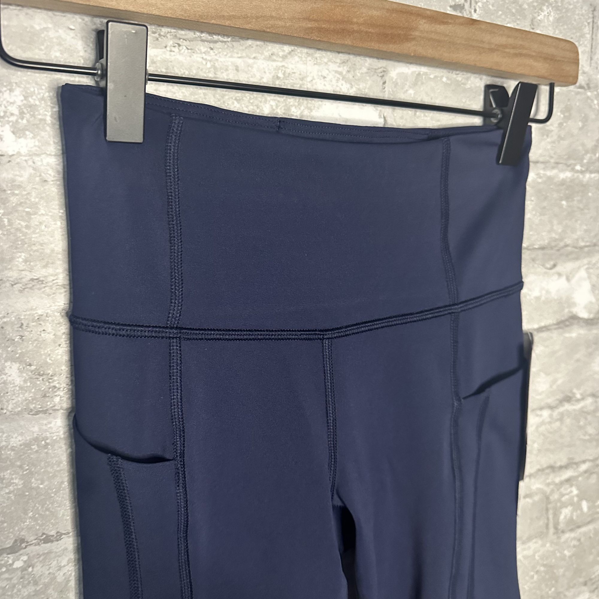 Athleta Athleta Ultimate Stash 7/8 Tight NWT Size XXS (Dress Blue) Size 24" / US 00 / IT 34 - 3 Thumbnail
