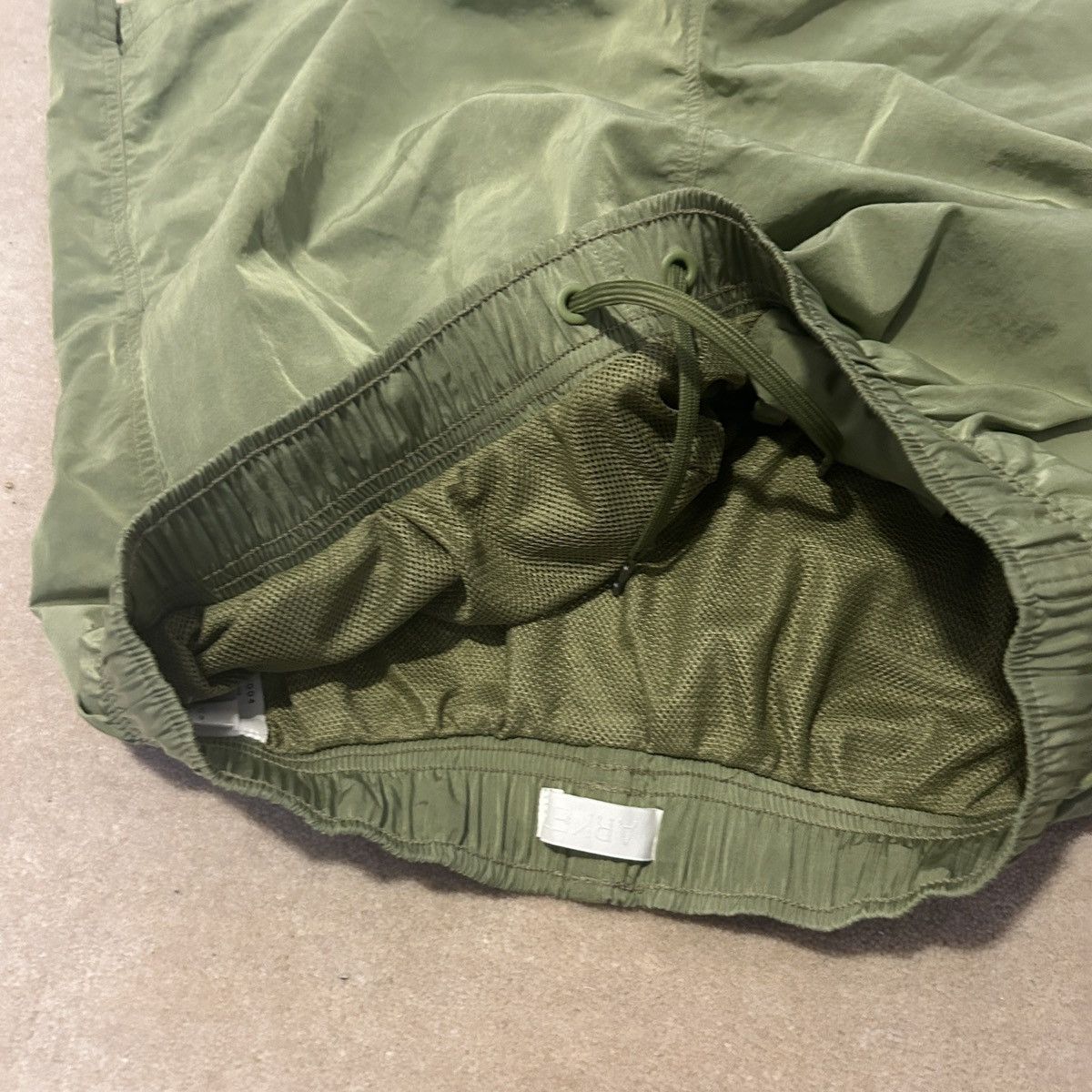 Arket X Mr Porter Nylon shell shorts Size US 29 - 5 Thumbnail