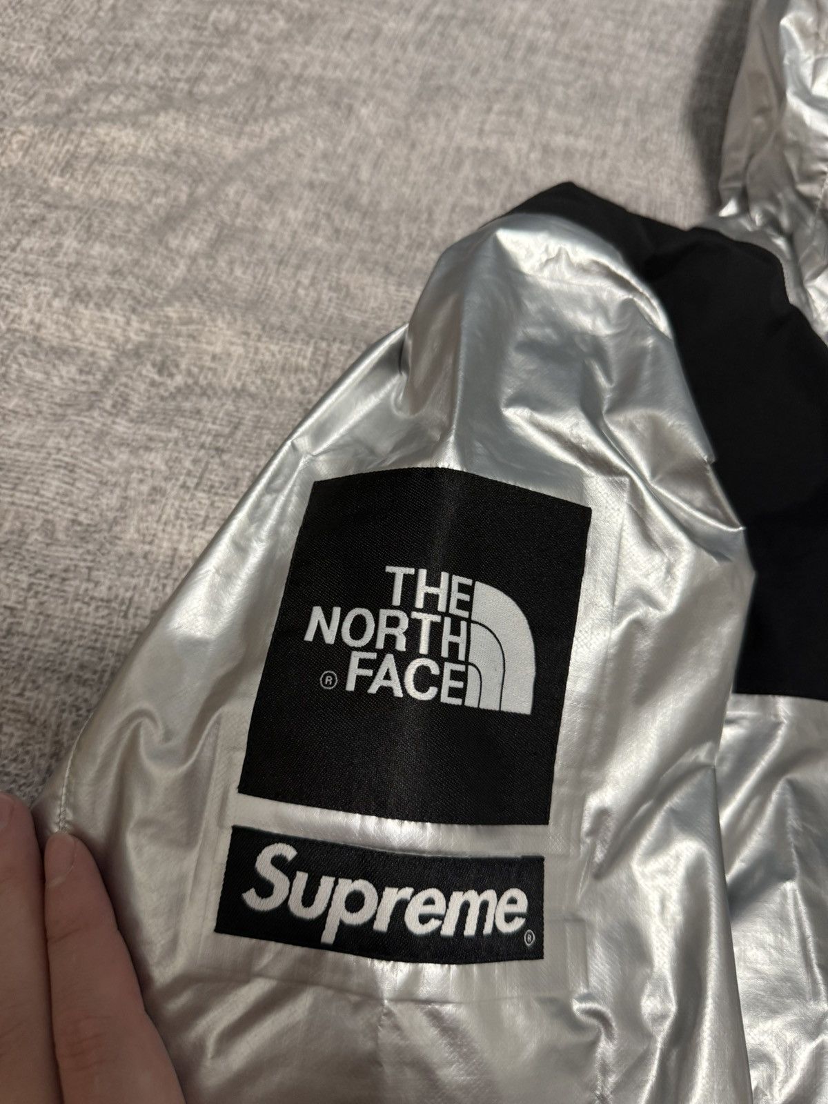 The North Face Supreme tnf the north face metallic mountain parka sliver Size US L / EU 52-54 / 3 - 3 Thumbnail