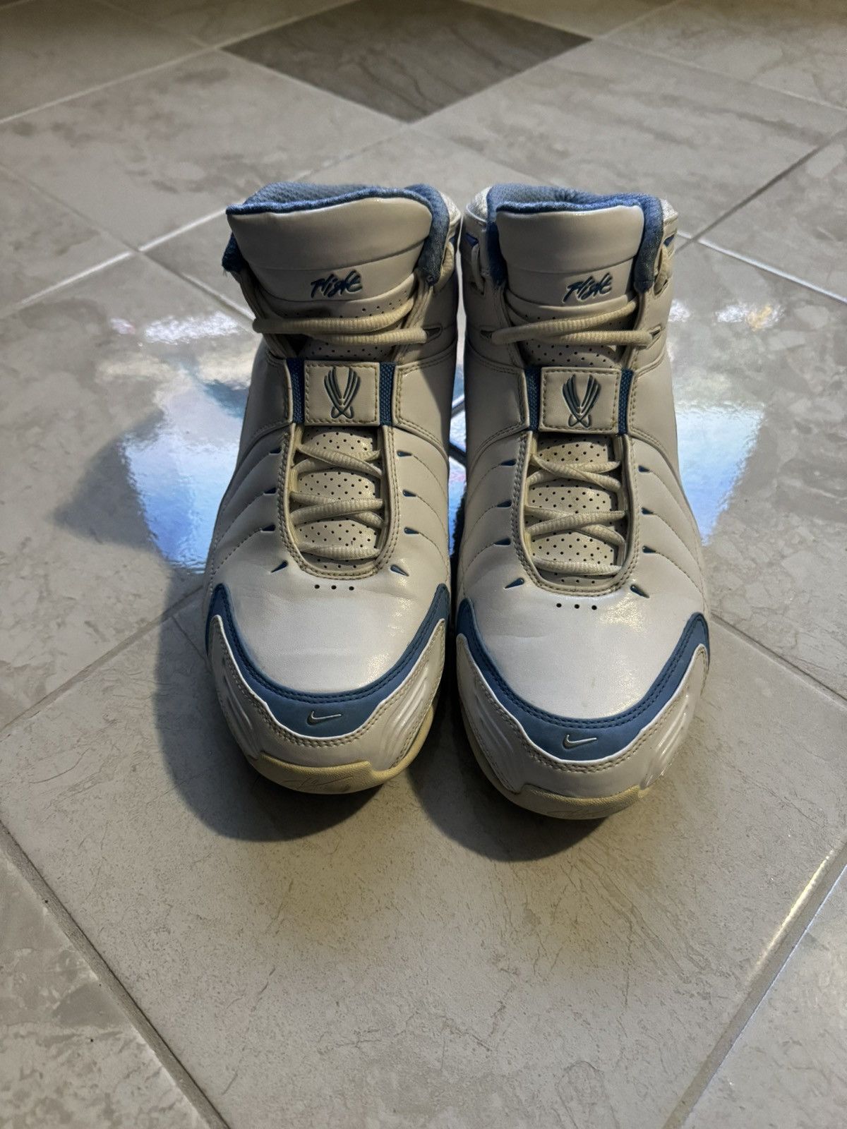 Nike Vince carter nike shox 5 north carolina unc Size US 12 / EU 45 - 3 Thumbnail