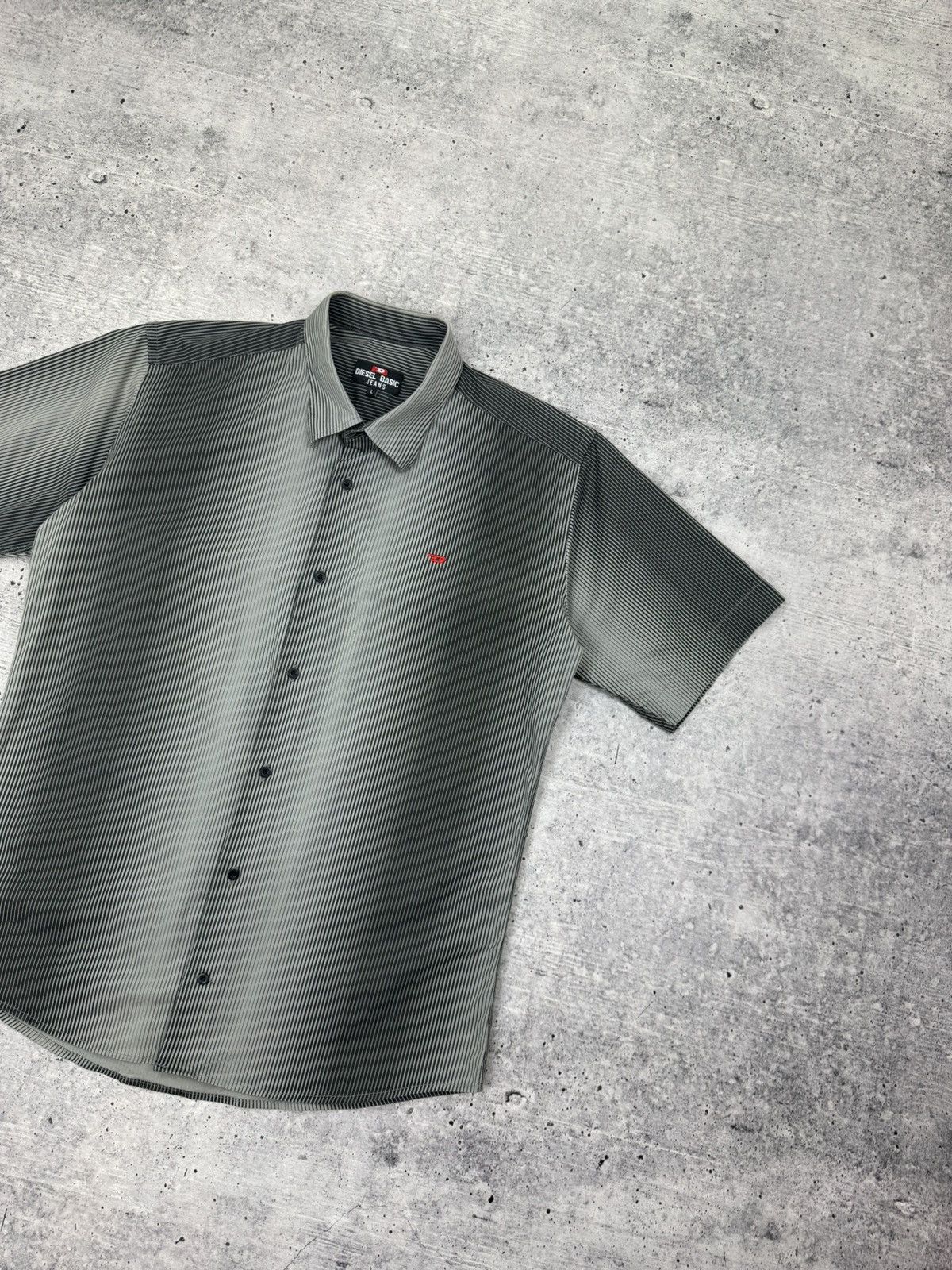 Diesel Vintage Diesel Basic Jeans Logo Short Sleeve Button Shirt Size US L / EU 52-54 / 3 - 3 Thumbnail