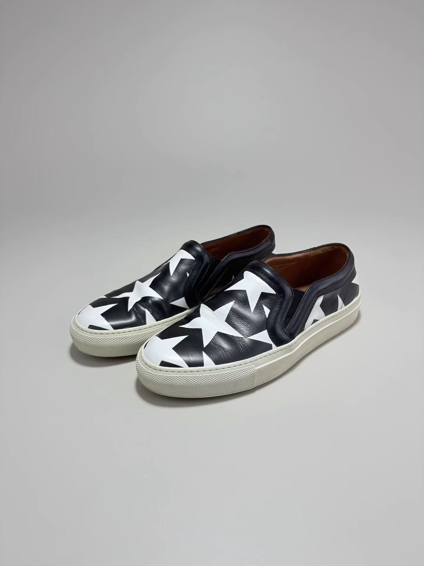 Givenchy GIVENCHY Star Print Slip-On Sneakers K1 Size US 6 / IT 36 - 1 Thumbnail