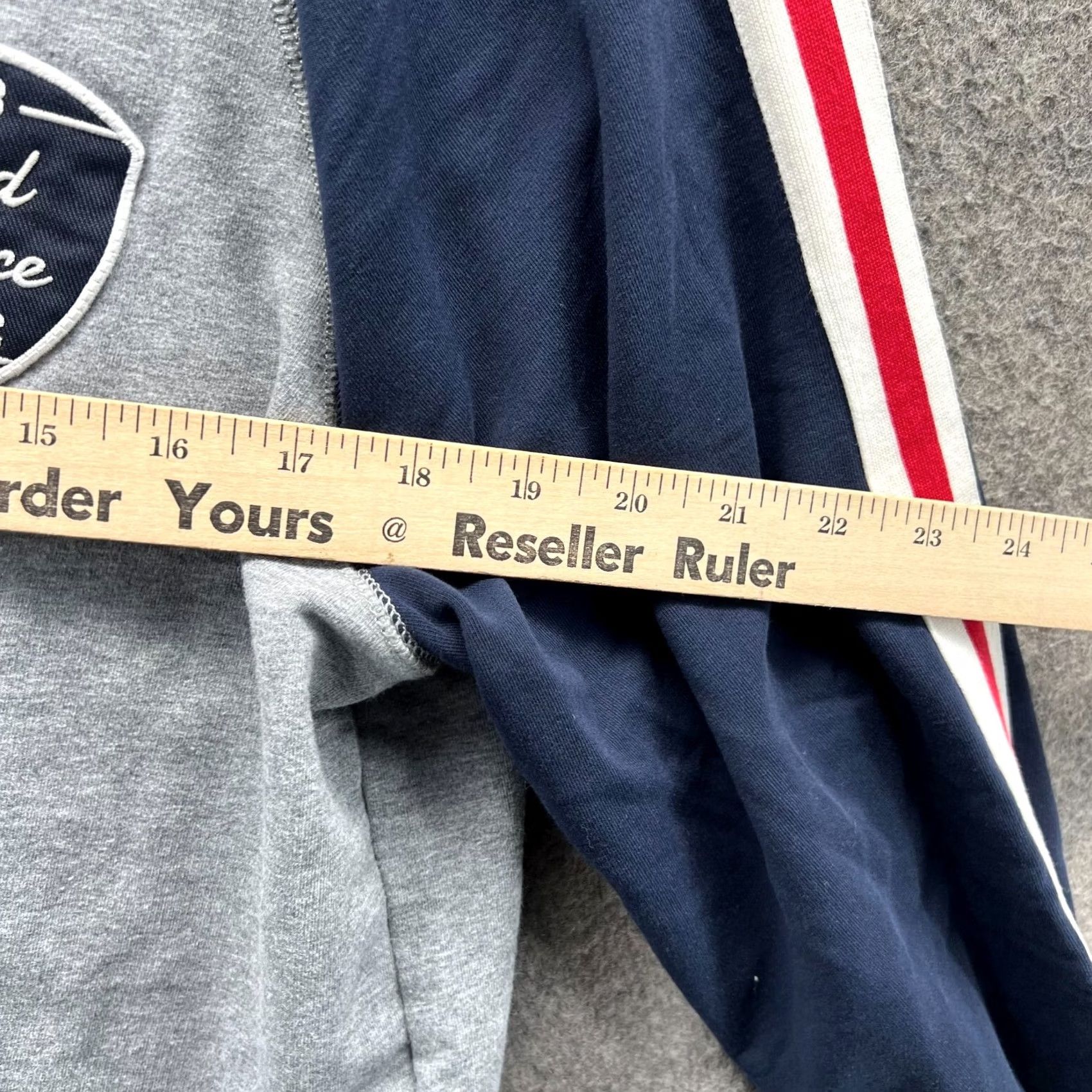 Brooks Brothers VINTAGE Brooks Brothers Sweater Men Medium NYC Gray Pullover Crewneck Fleece Vtg Red Logo Blue All Seasons Mens Size US M / EU 48-50 / 2 - 6 Thumbnail