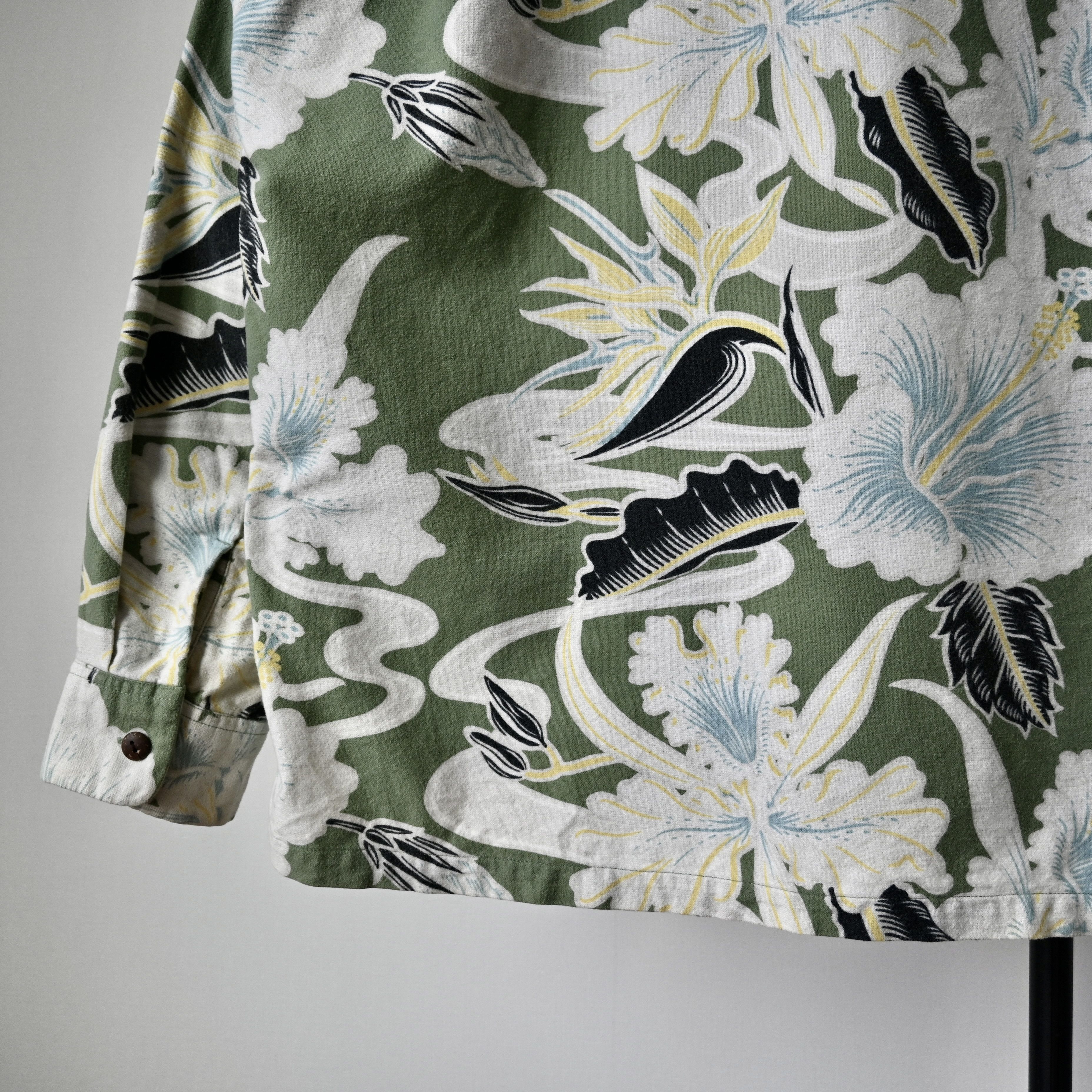 Sun Surf SUN SURF oriental botany flannel Hawaiian shirt, size L Size US L / EU 52-54 / 3 - 6 Thumbnail